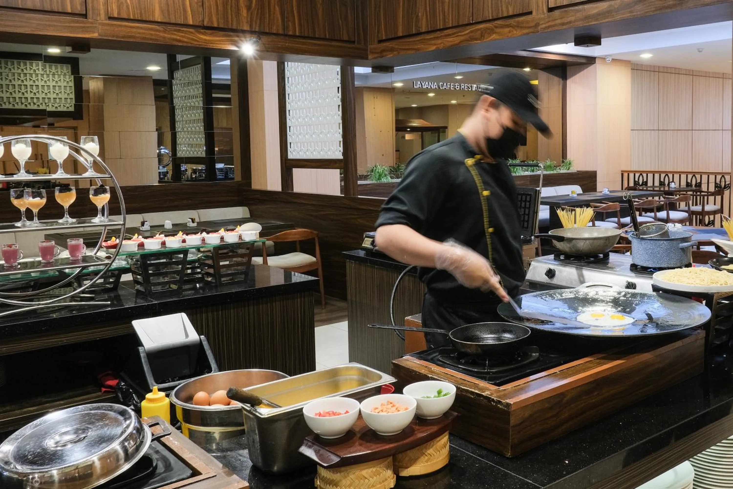 Restaurant/places to eat in Hotel Chanti Managed by TENTREM Hotel Management Indonesia