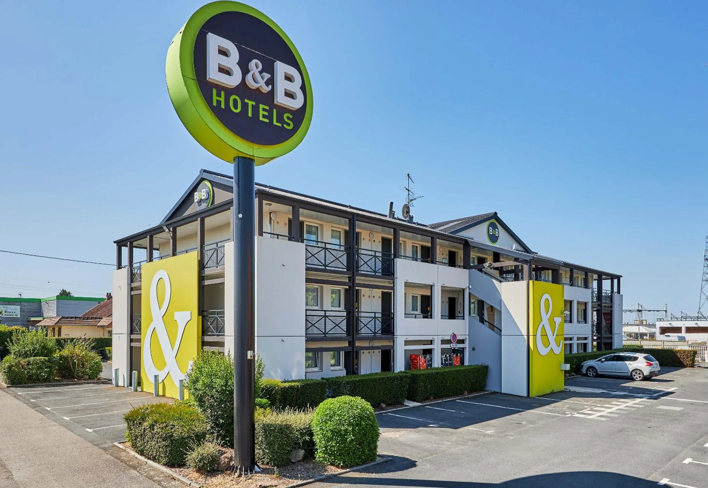 Property building in B&B HOTEL CAEN Sud