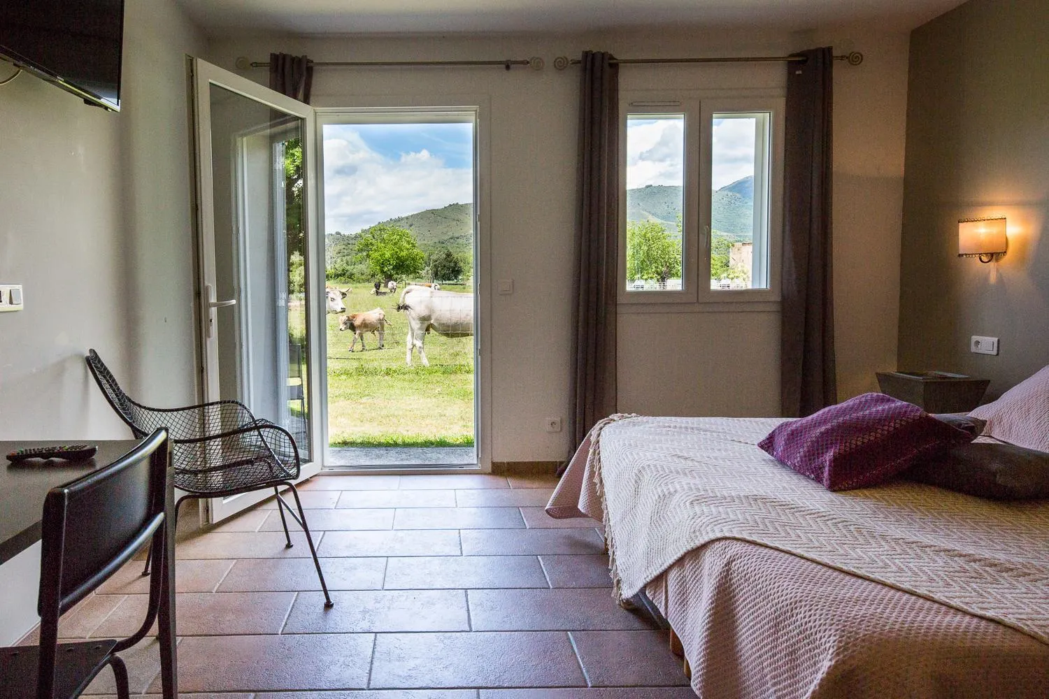 Photo of the whole room, Bed in B&B A Chjusellina