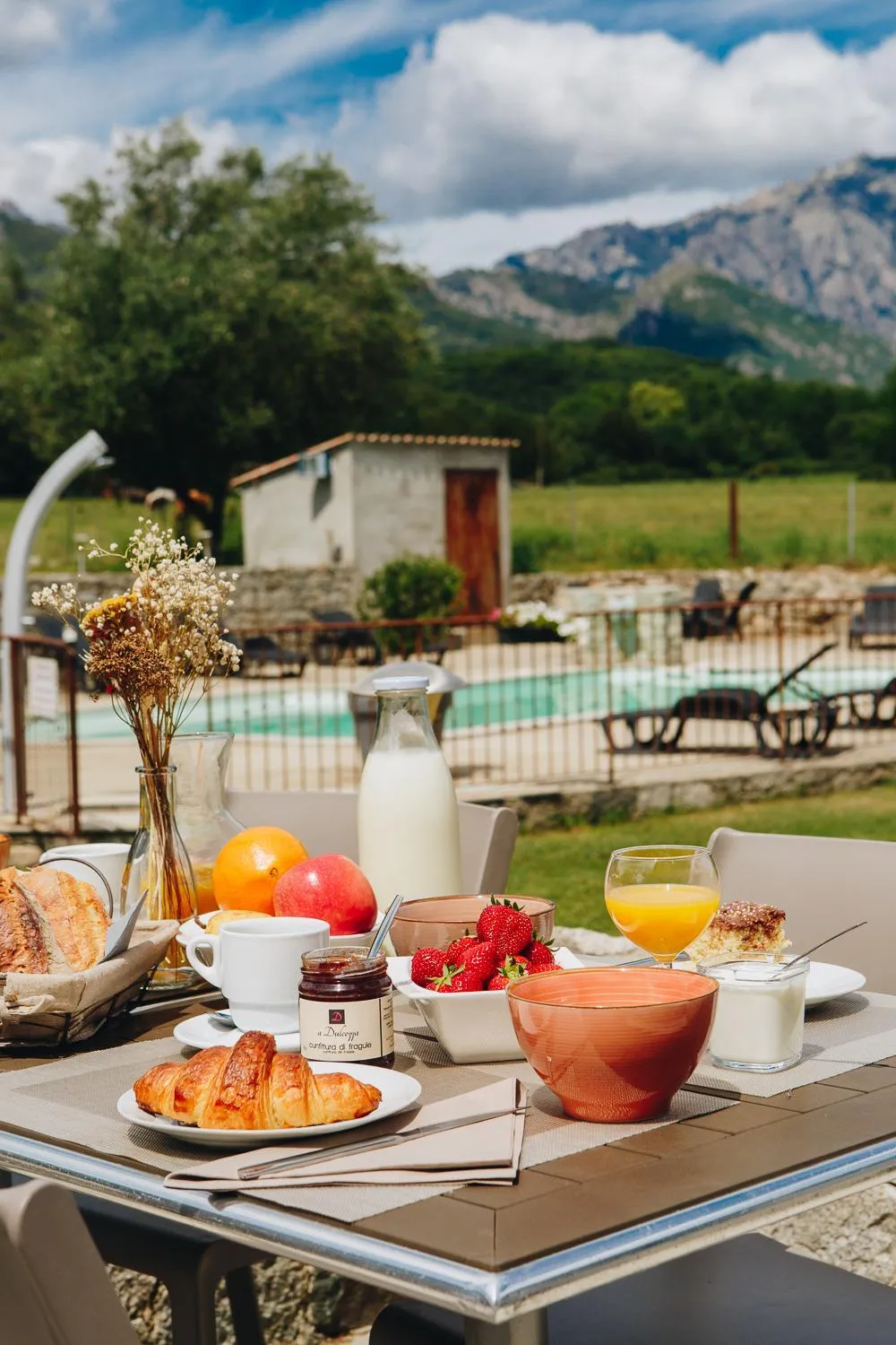 Food and drinks in B&B A Chjusellina