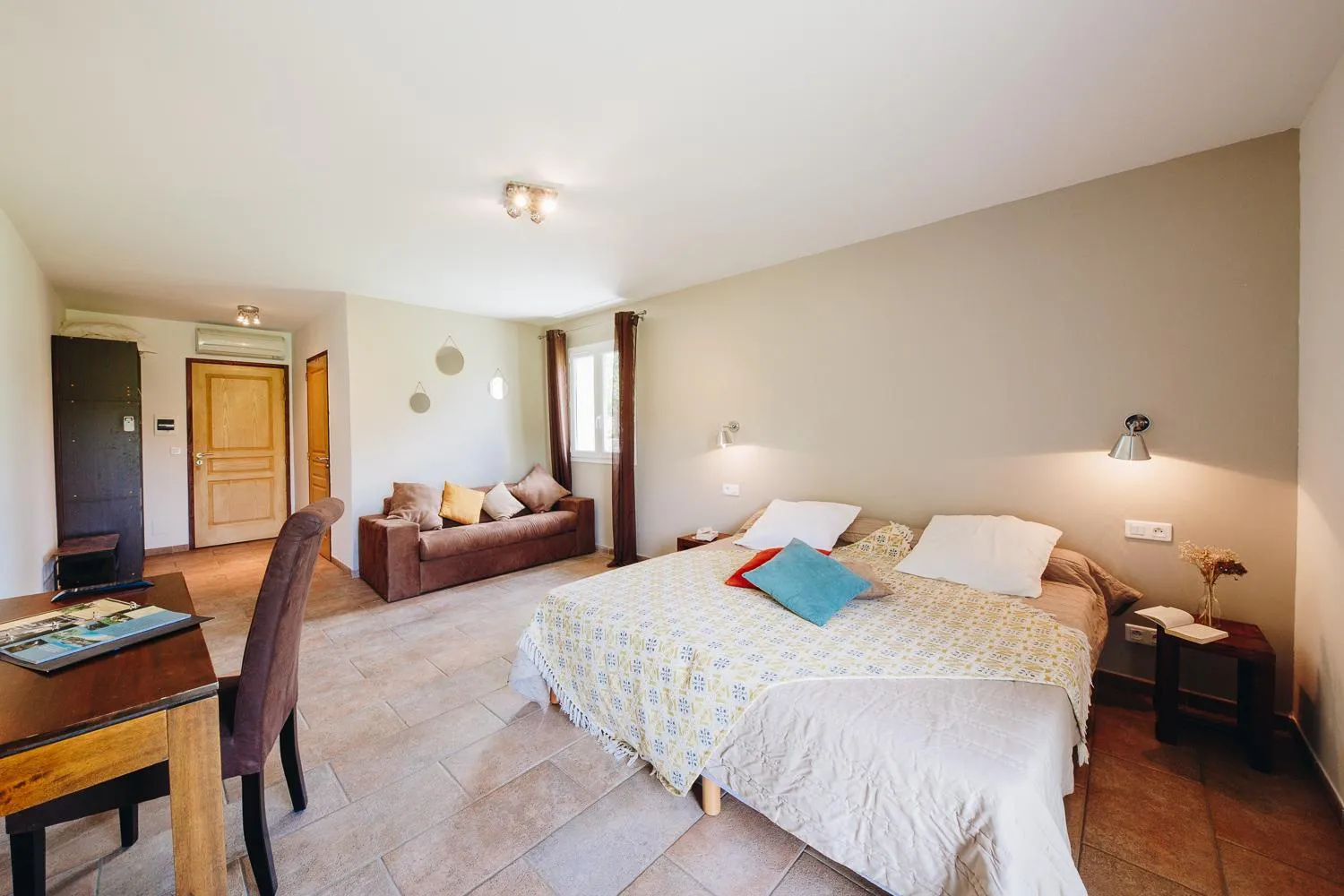 Photo of the whole room, Bed in B&B A Chjusellina