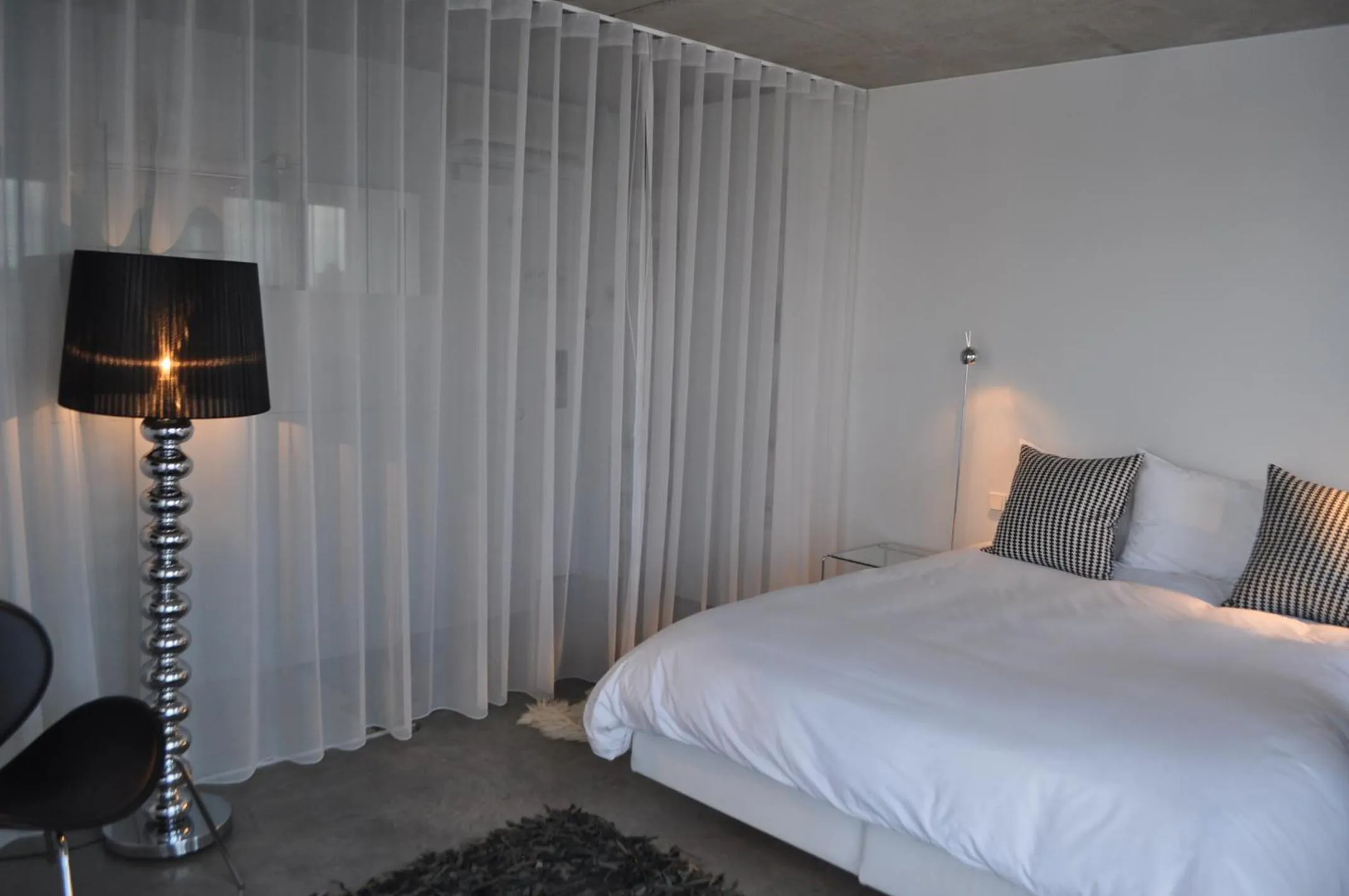 Photo of the whole room, Bed in BANKS Antwerp