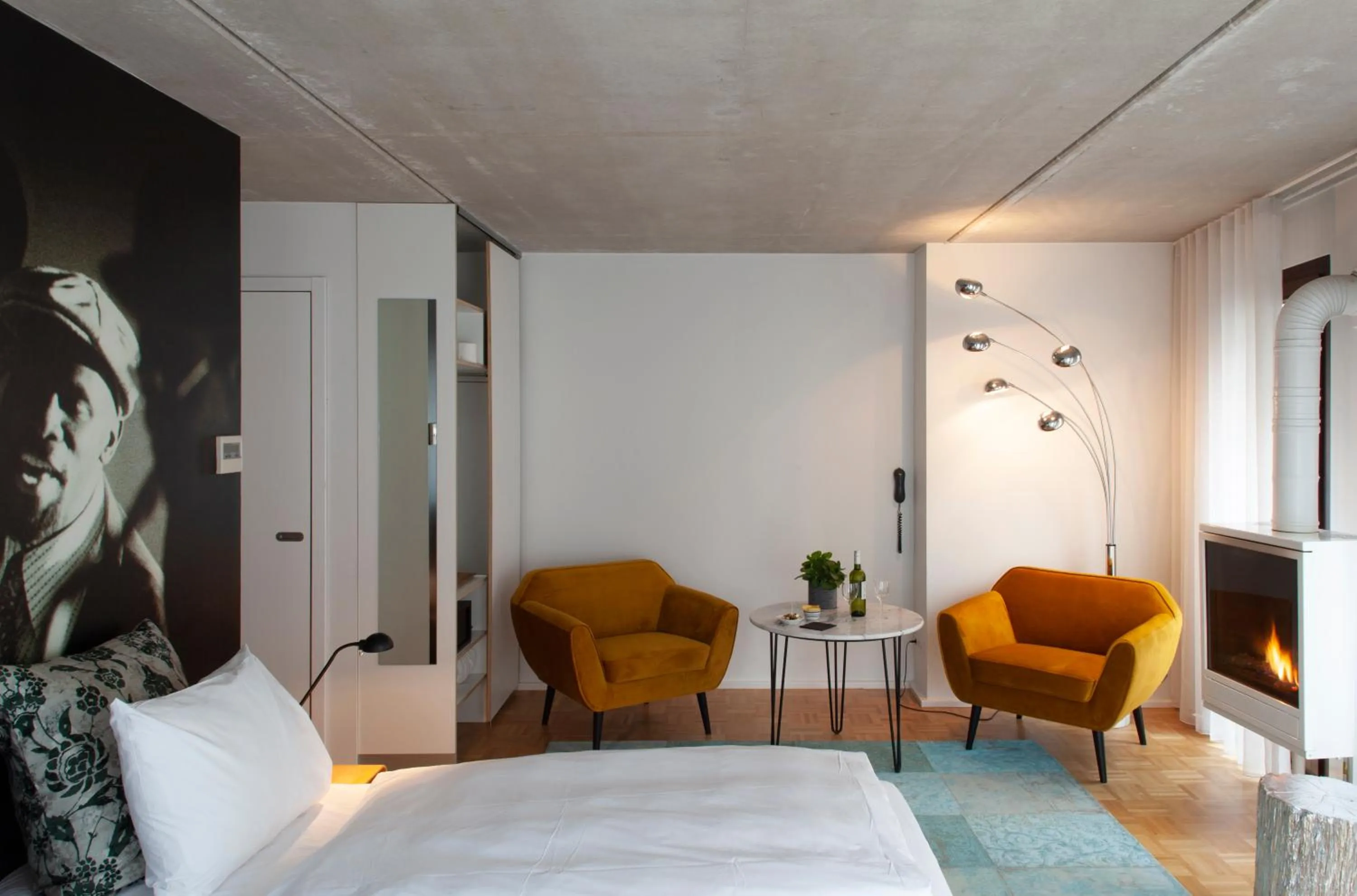 Photo of the whole room, Bed in BANKS Antwerp