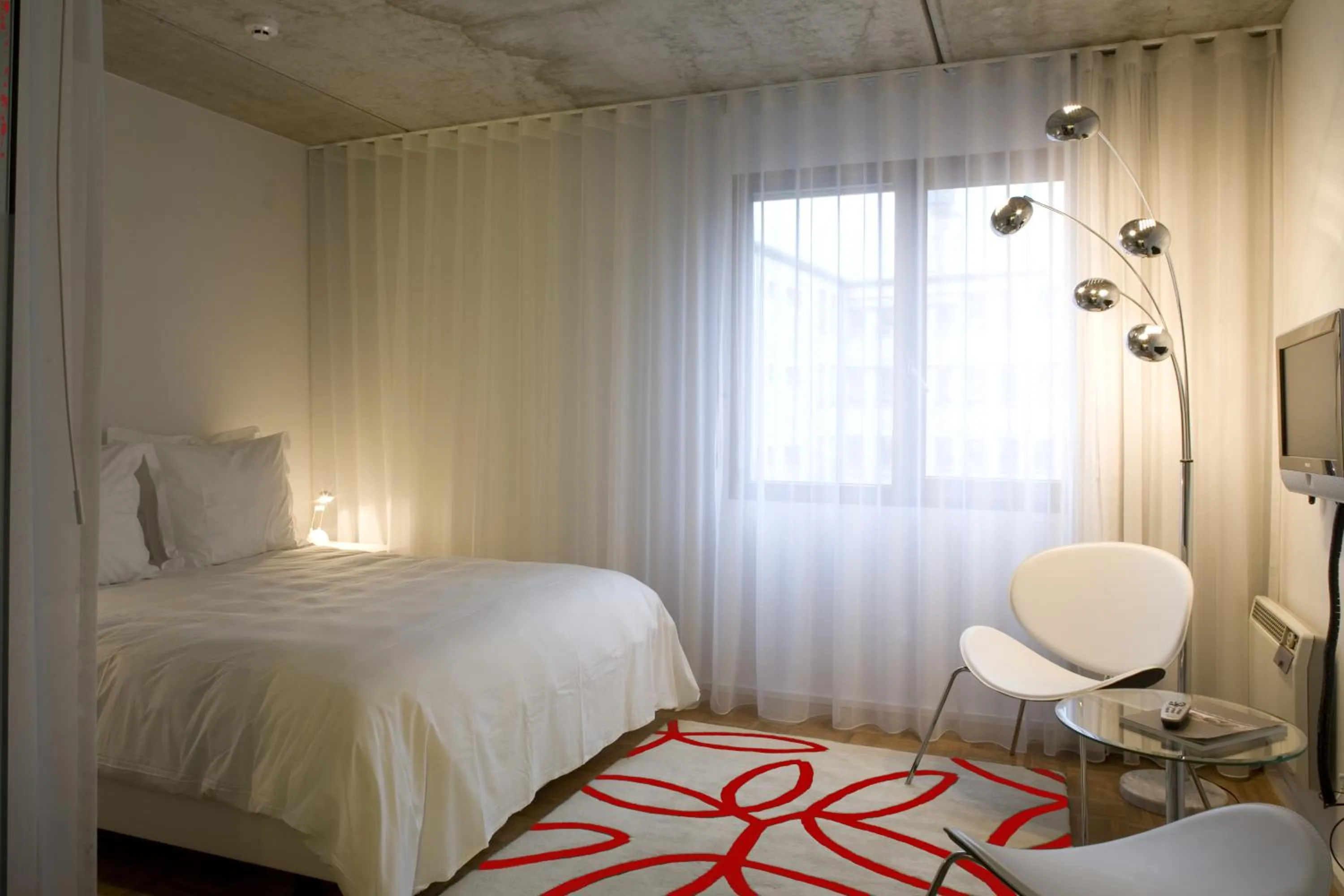 Photo of the whole room, Bed in BANKS Antwerp
