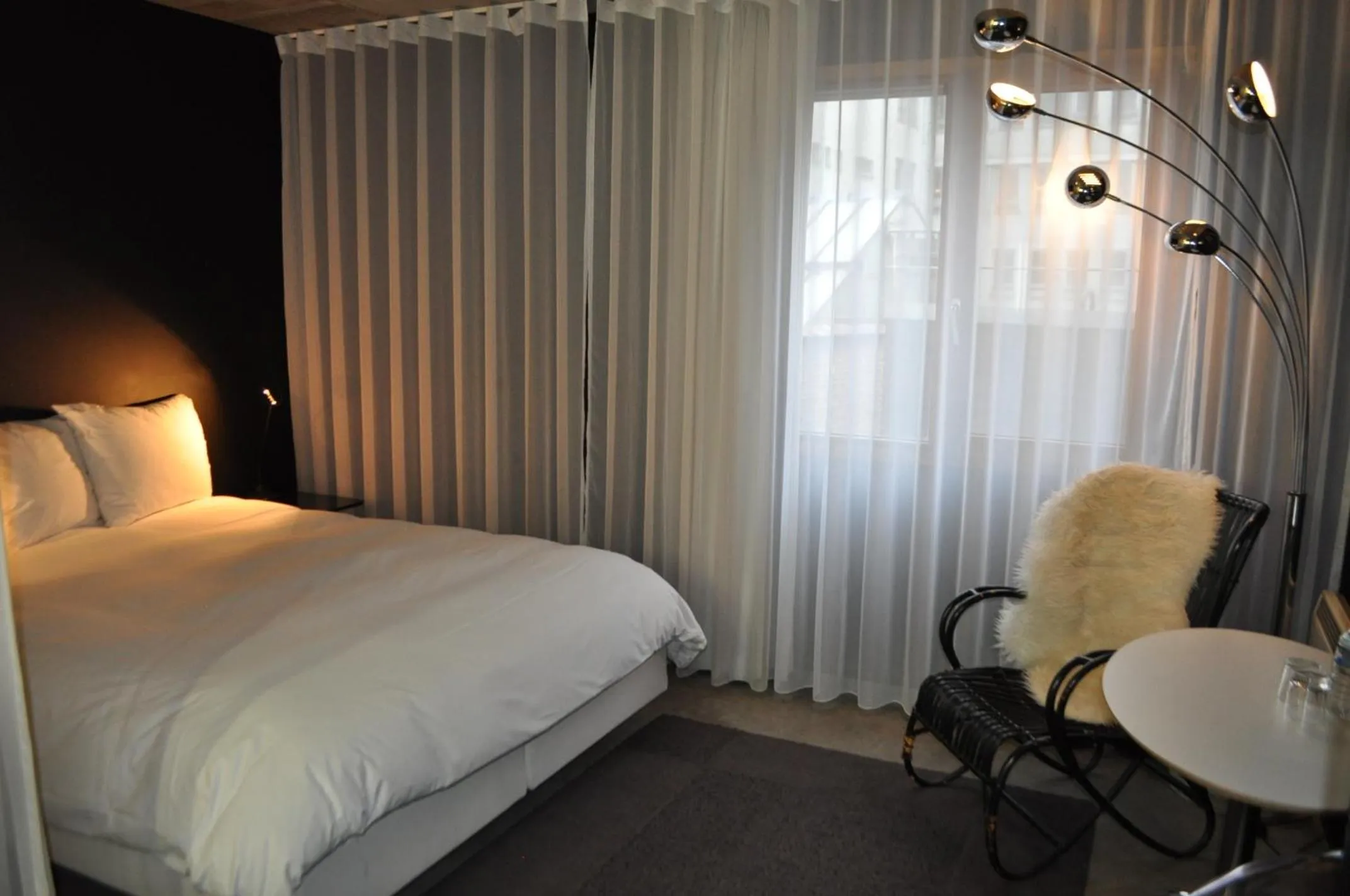 Photo of the whole room, Bed in BANKS Antwerp