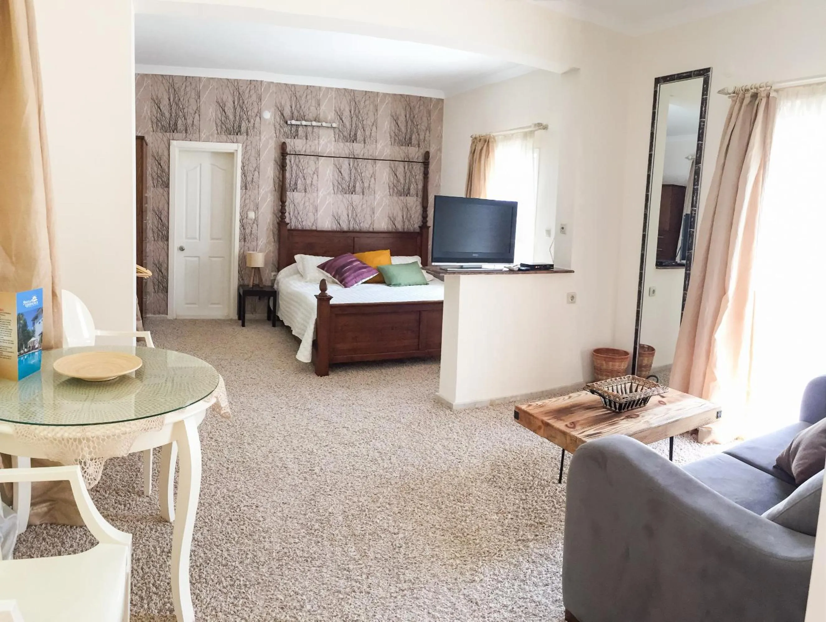 Photo of the whole room, Bed in Sofia Residence