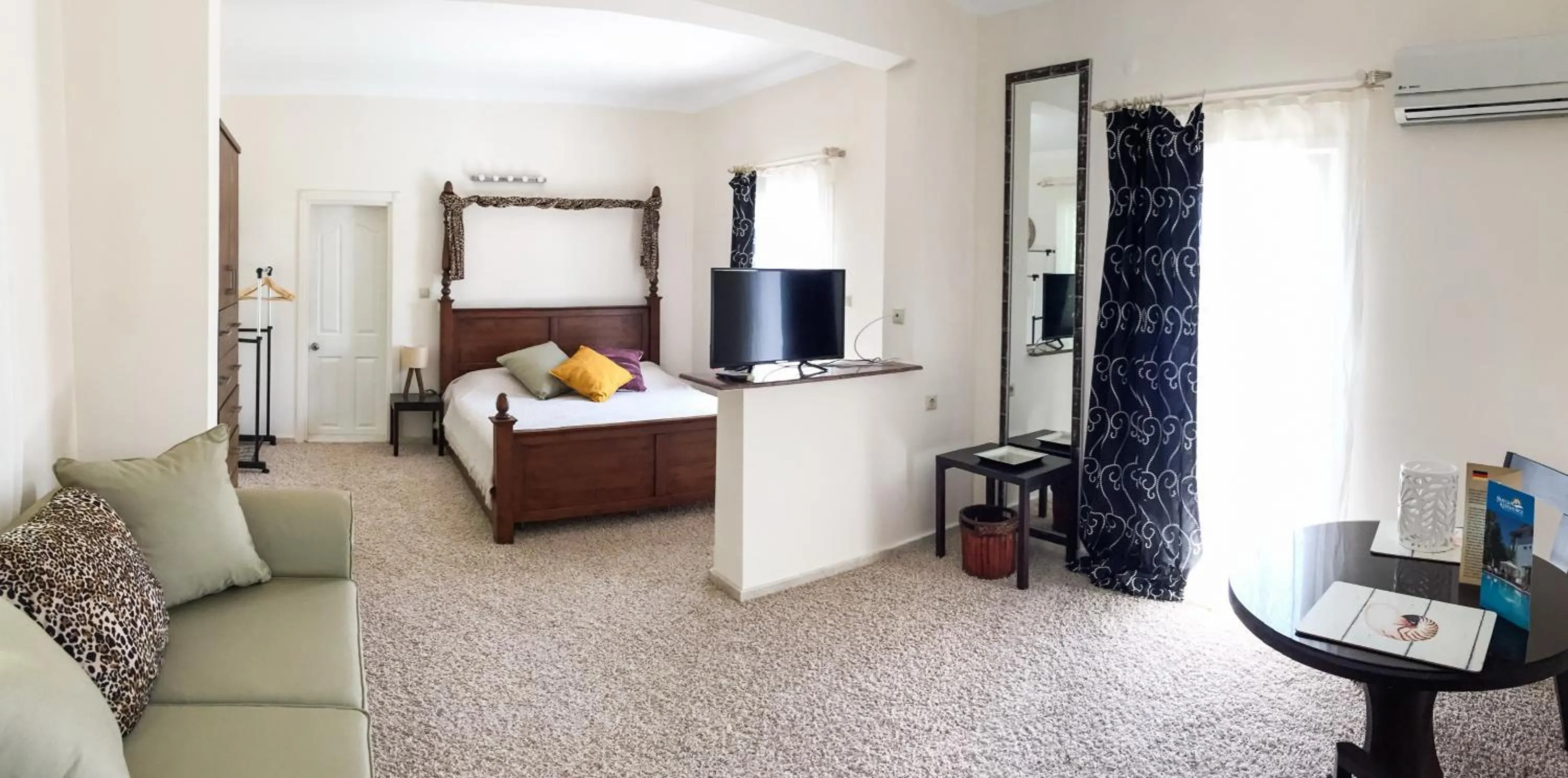 Photo of the whole room, Bed in Sofia Residence