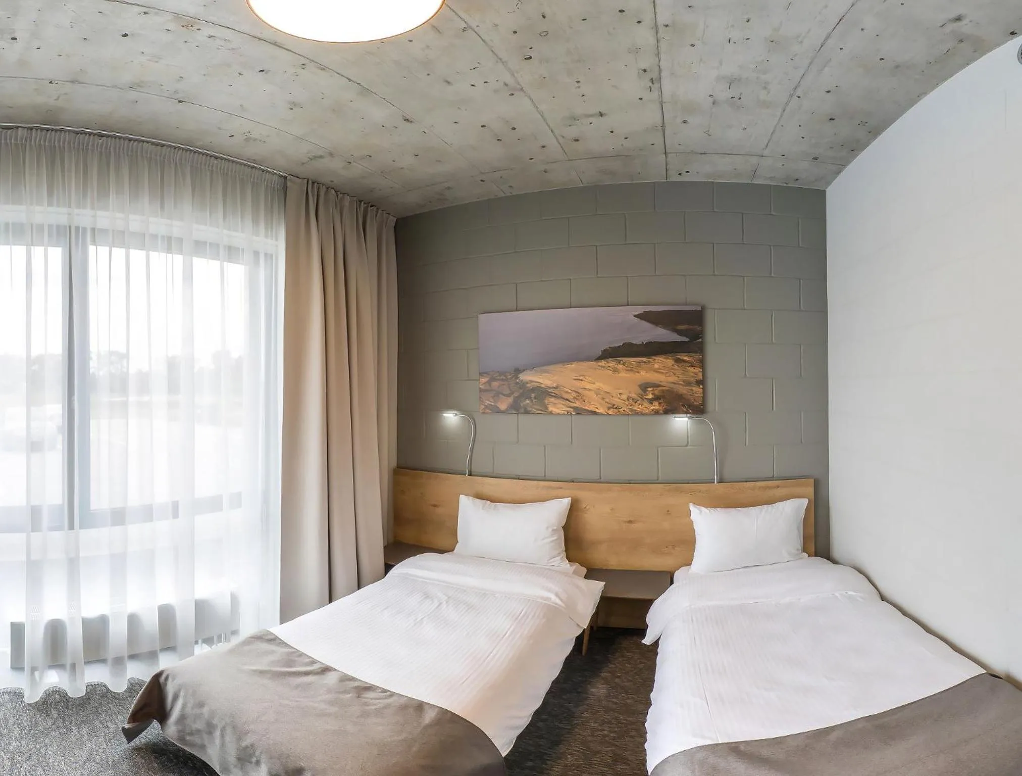 Property building, Bed in Air Hotel