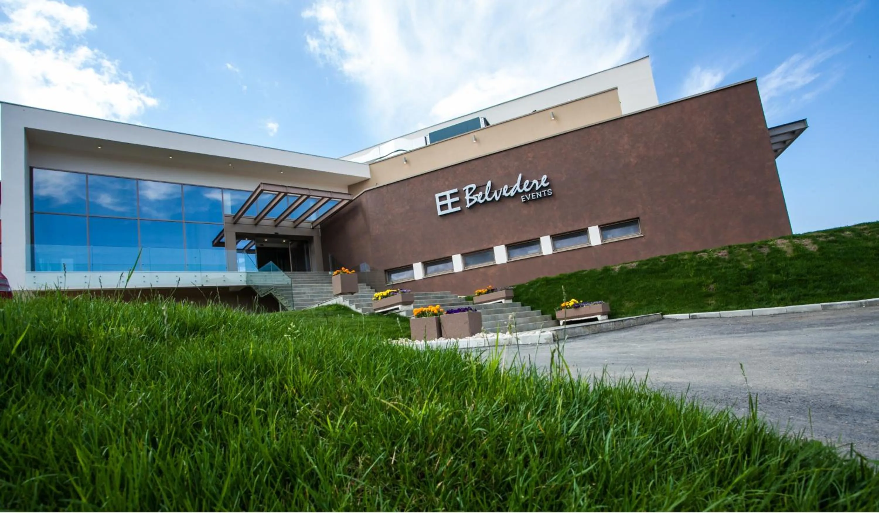 Facade/entrance in Grand Hotel Belvedere
