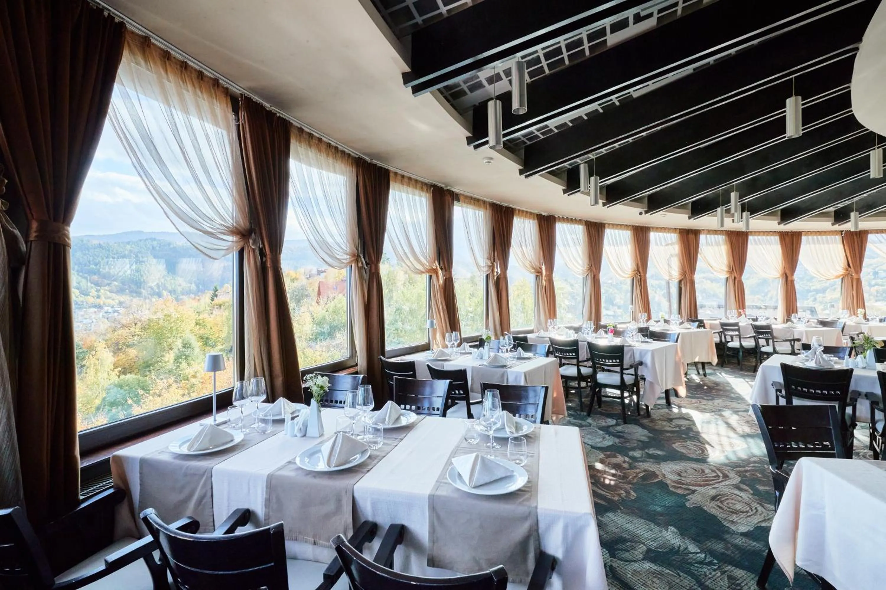 Restaurant/places to eat in Grand Hotel Belvedere