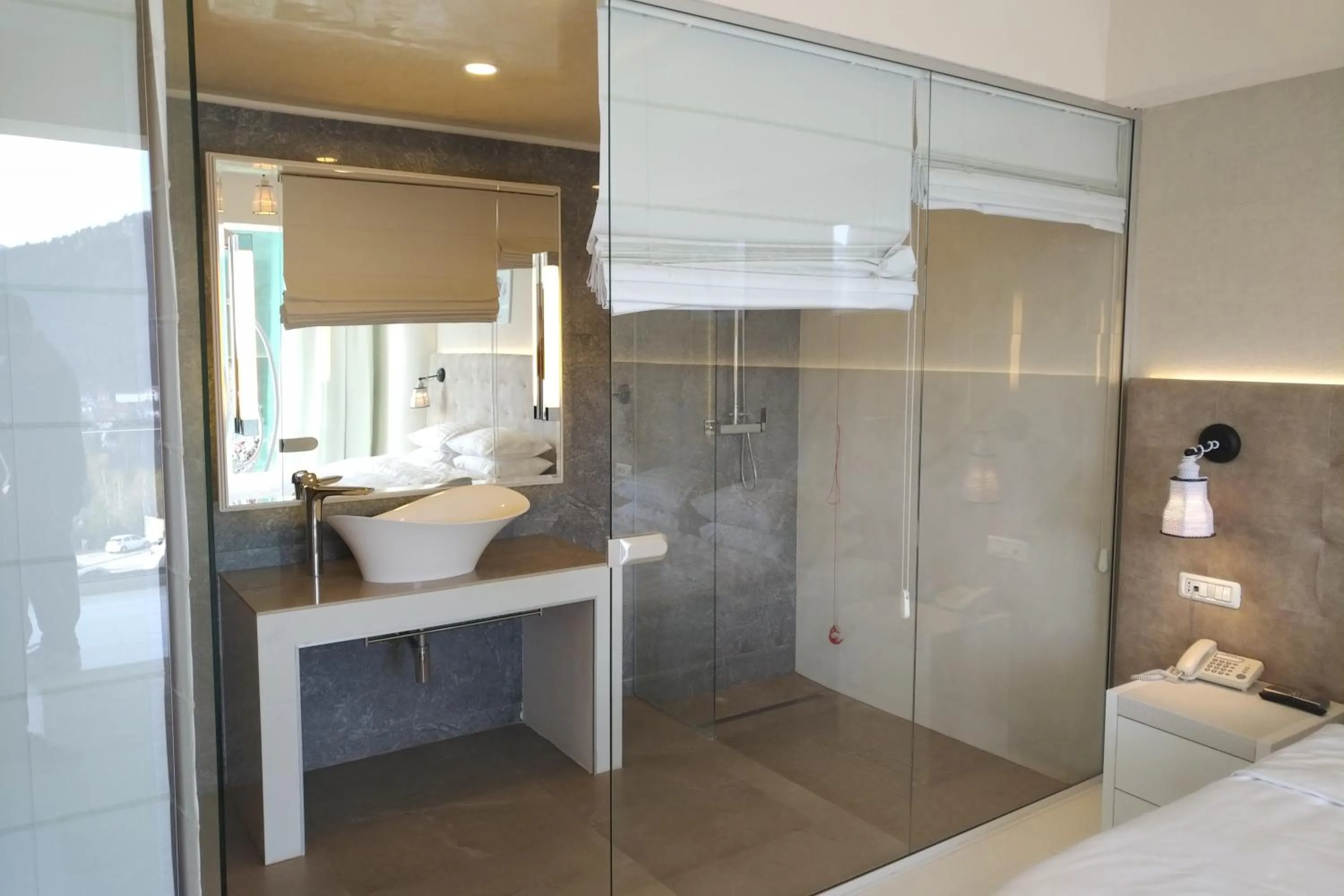 Shower in Grand Hotel Belvedere