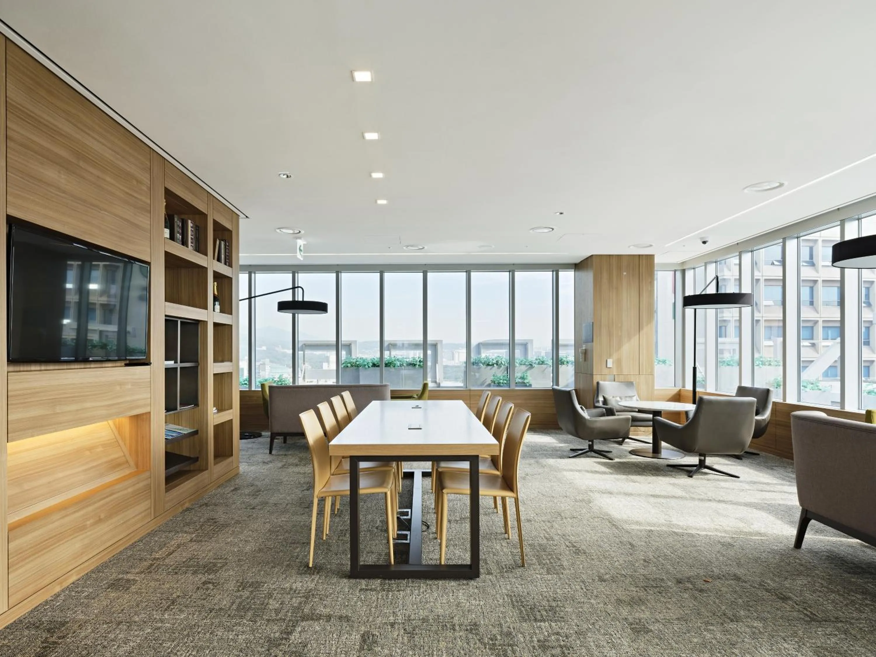 Communal lounge/ TV room in Nine Tree by Parnas Seoul Myeongdong 2