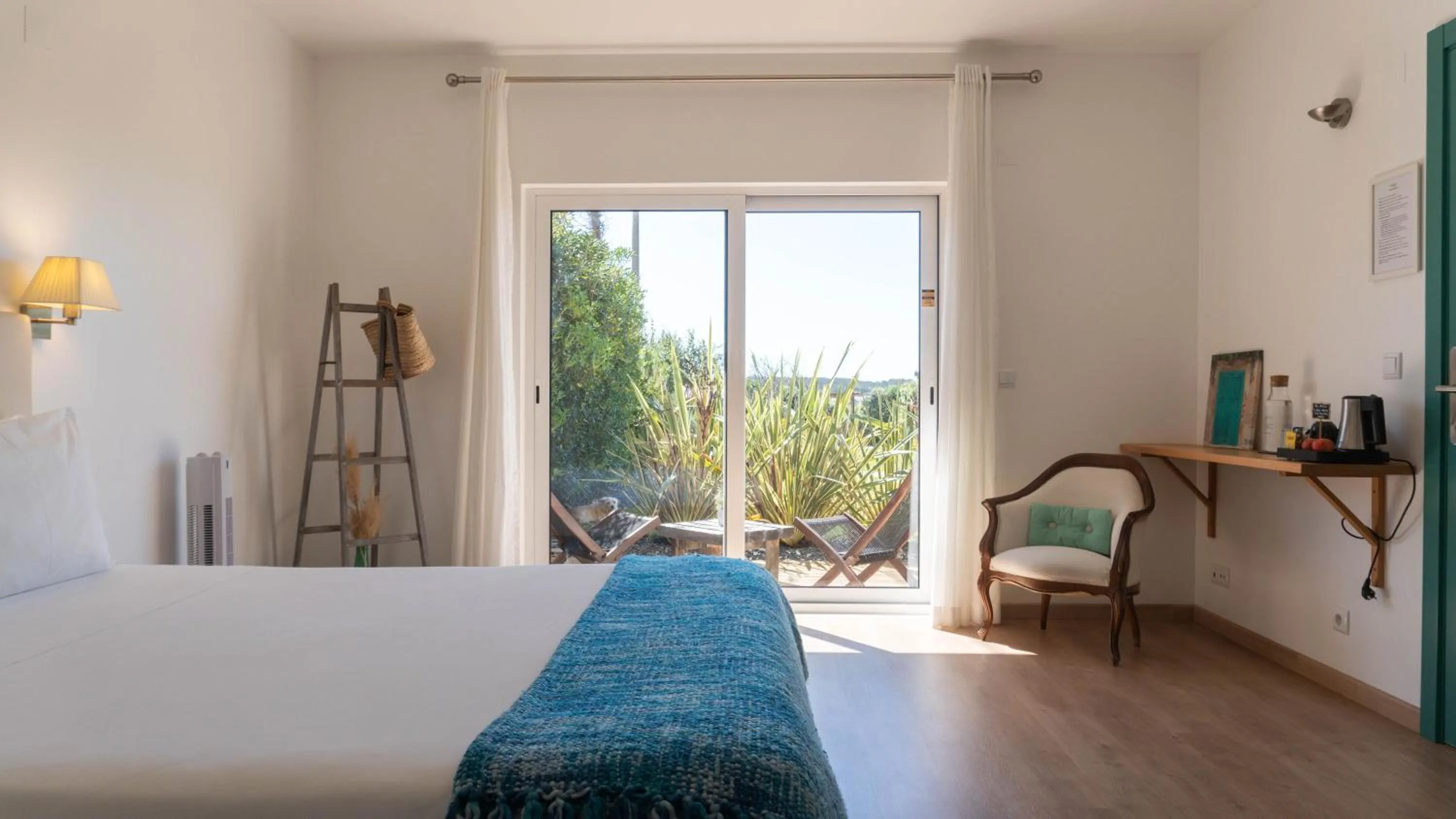 Bedroom, Bed in Eco Soul Ericeira Guesthouse - Adults Only