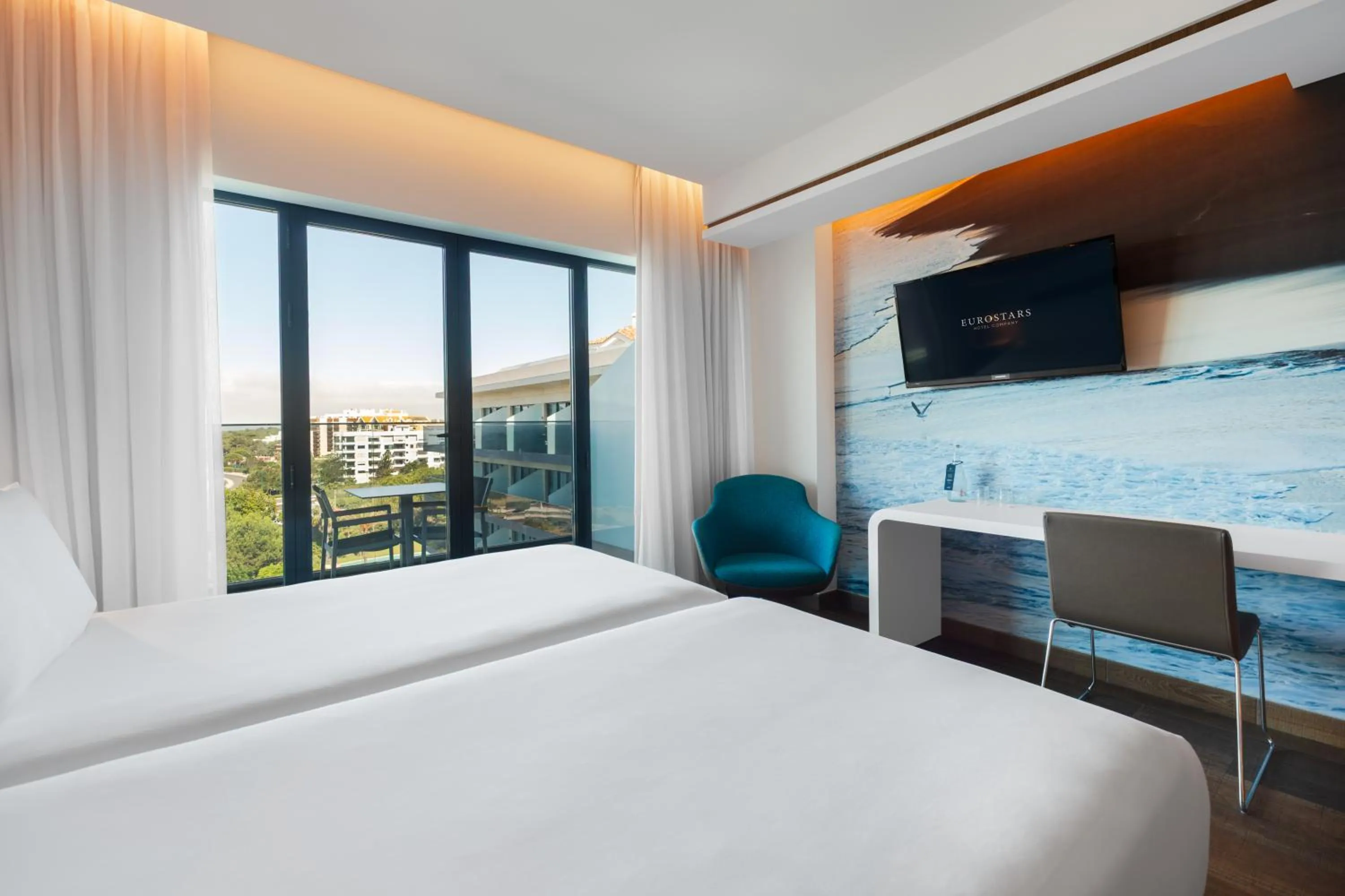 Bed in Eurostars Cascais