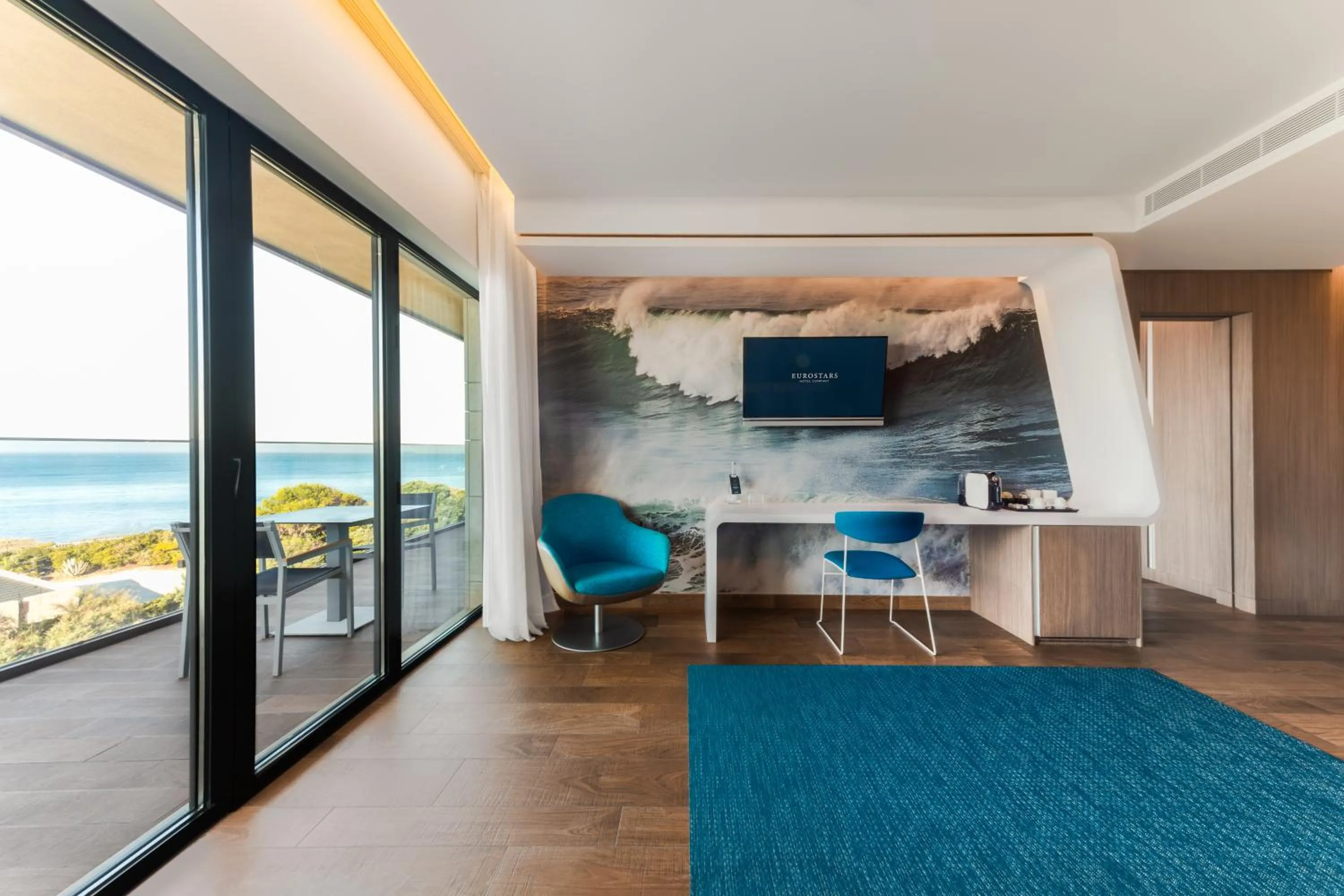 TV and multimedia in Eurostars Cascais