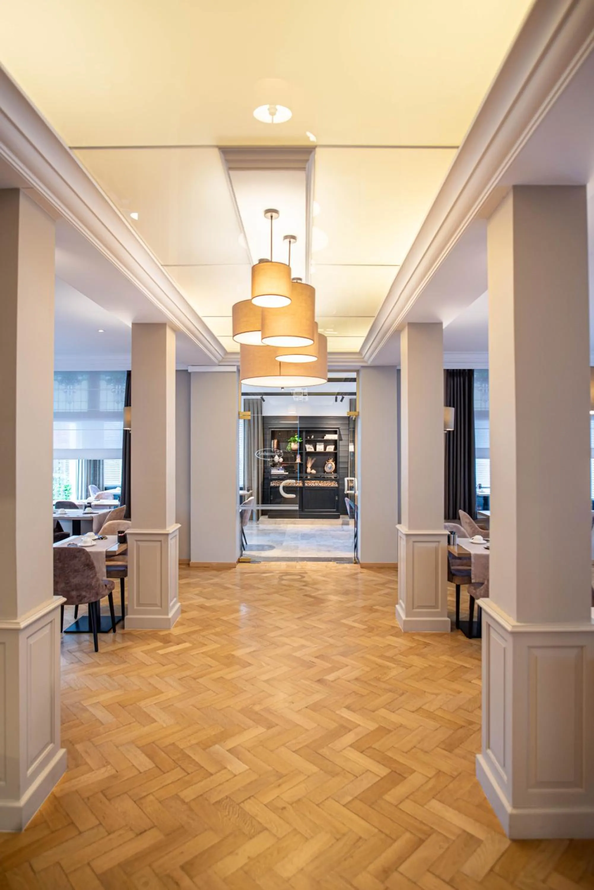 Restaurant/places to eat in Ambassador Hotel