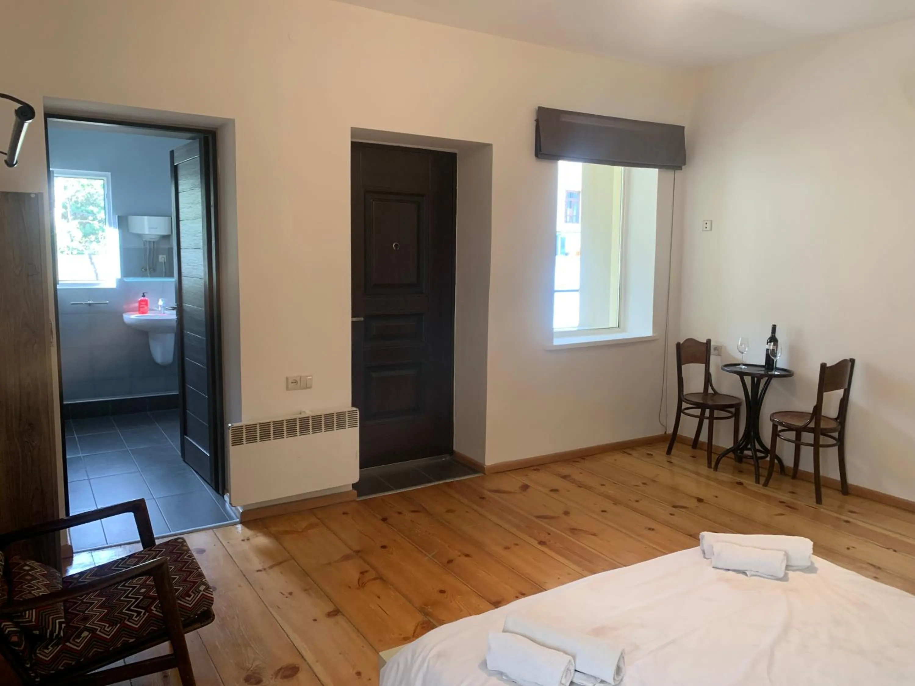 Living room, Bed in Hotel Lemi