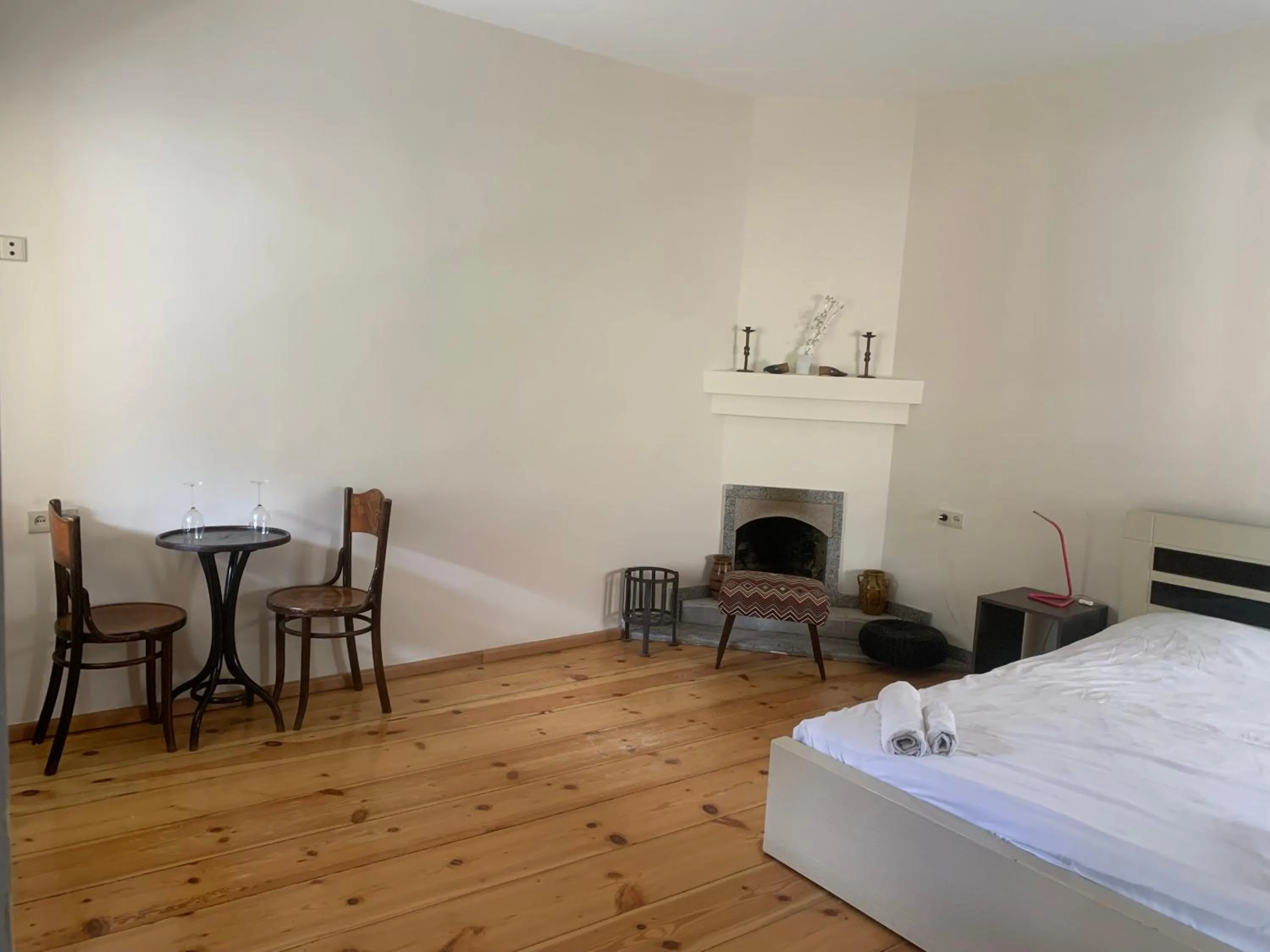 Bedroom, Bed in Hotel Lemi