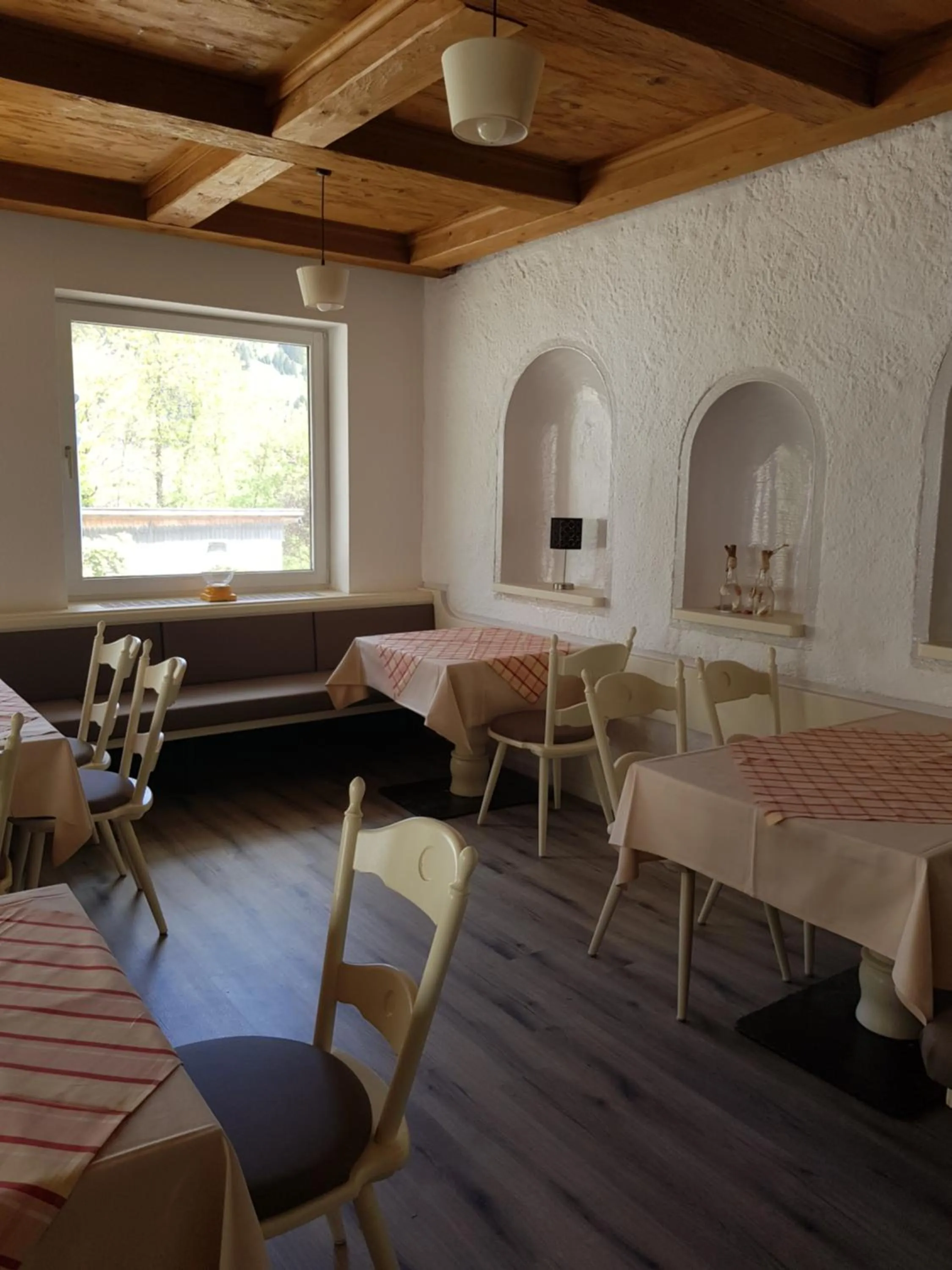 Restaurant/places to eat in Pension – Restaurant Jägerwinkl