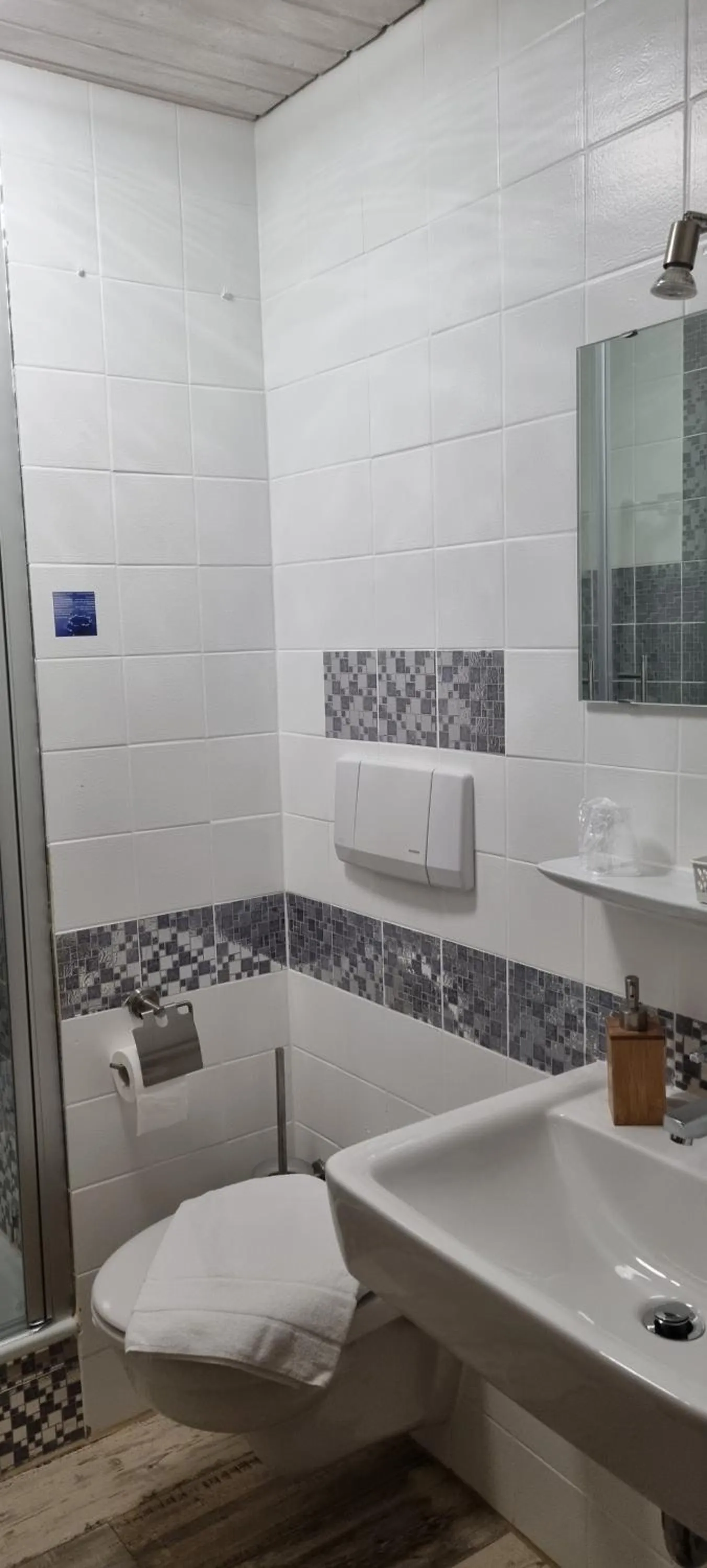 Bathroom in Pension – Restaurant Jägerwinkl