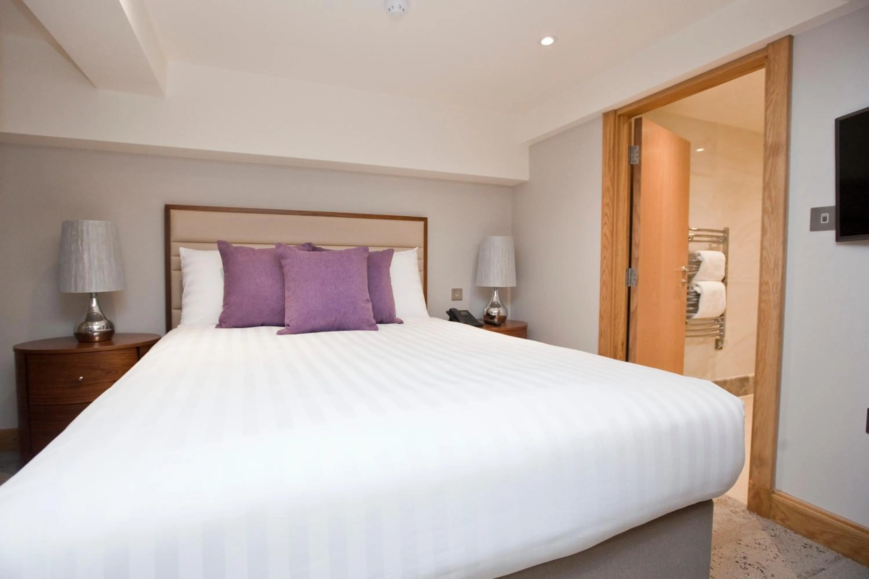 Bed in Sanctum Belsize Road