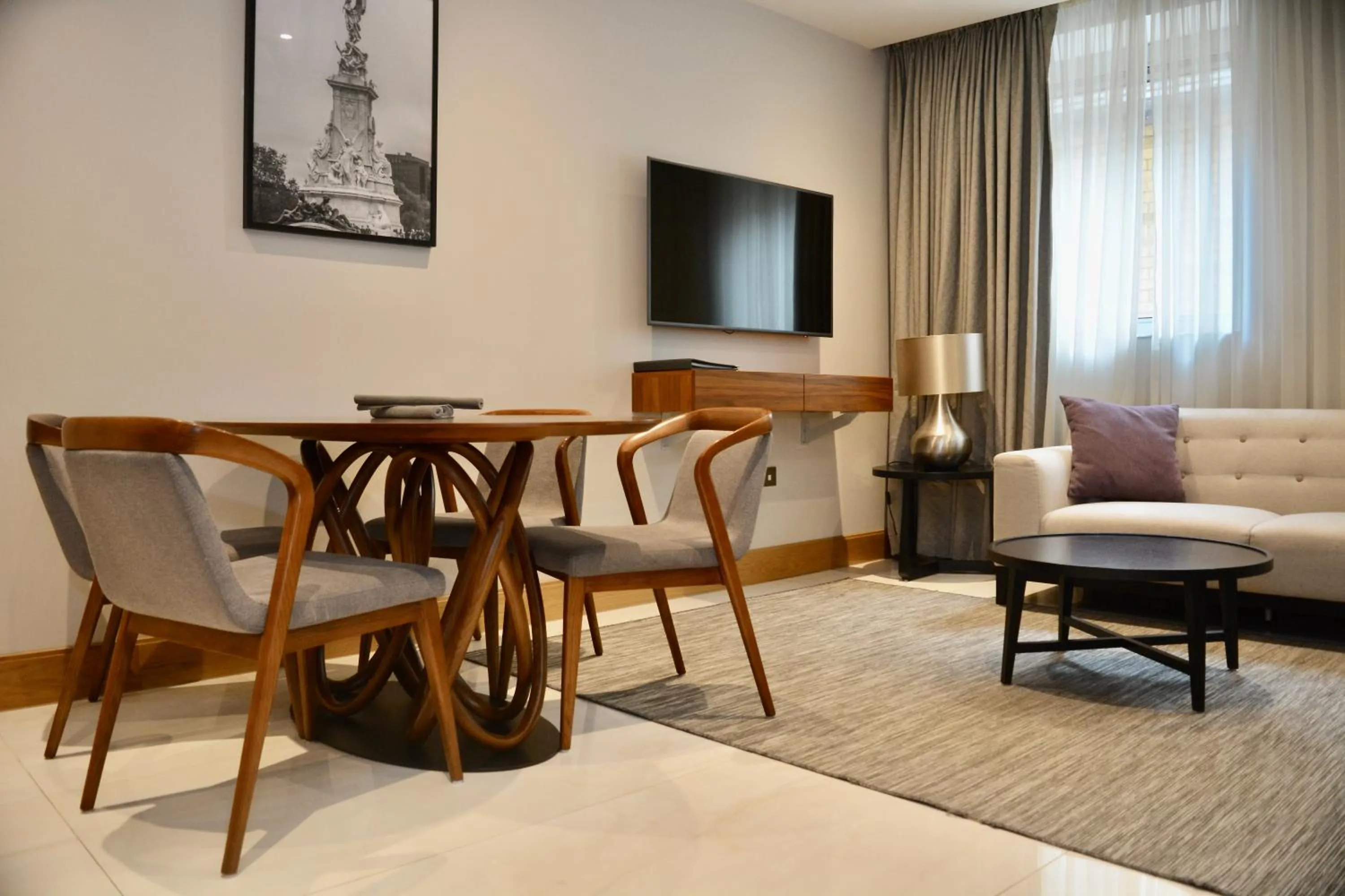 TV and multimedia in Sanctum Belsize Road