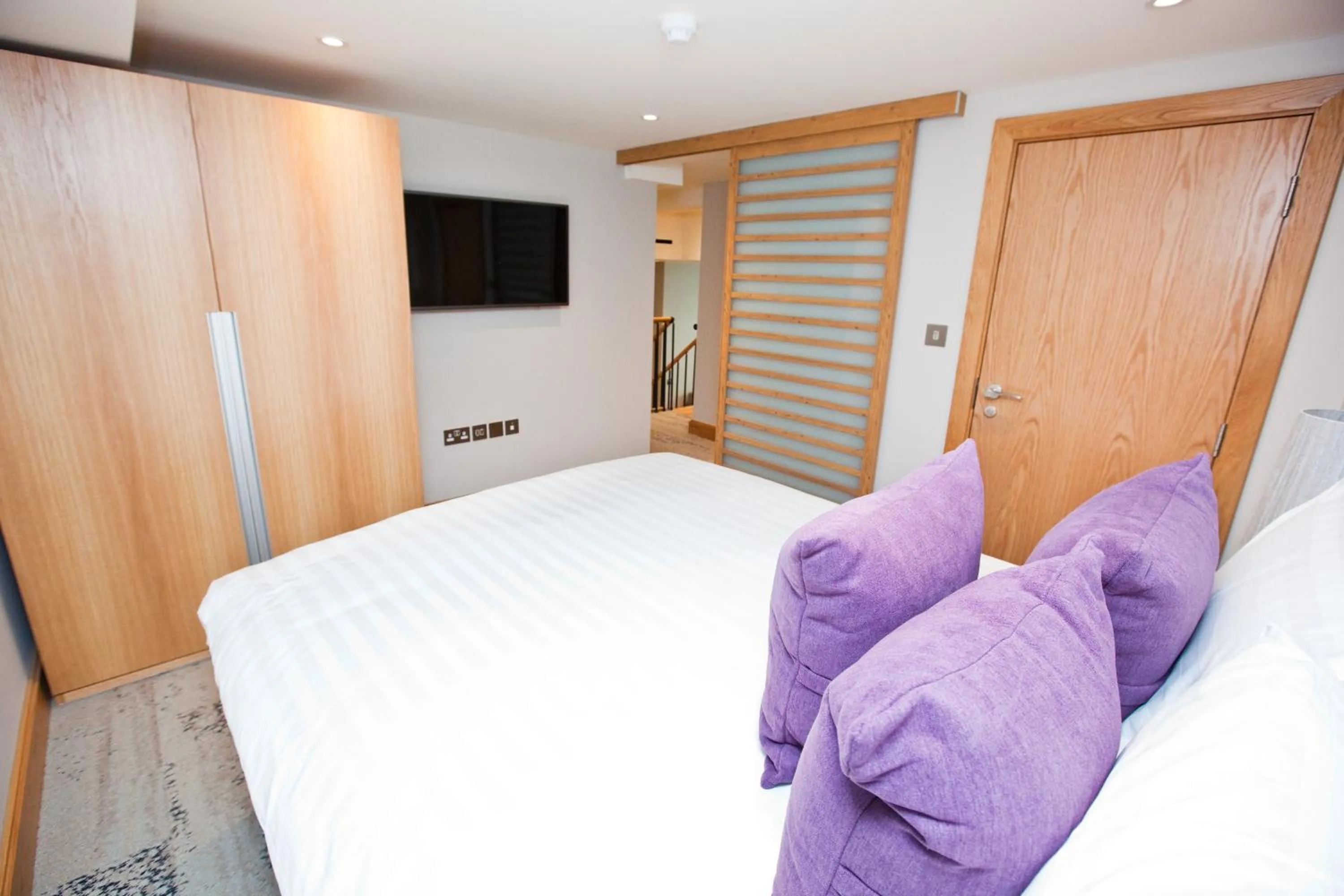 Bed in Sanctum Belsize Road