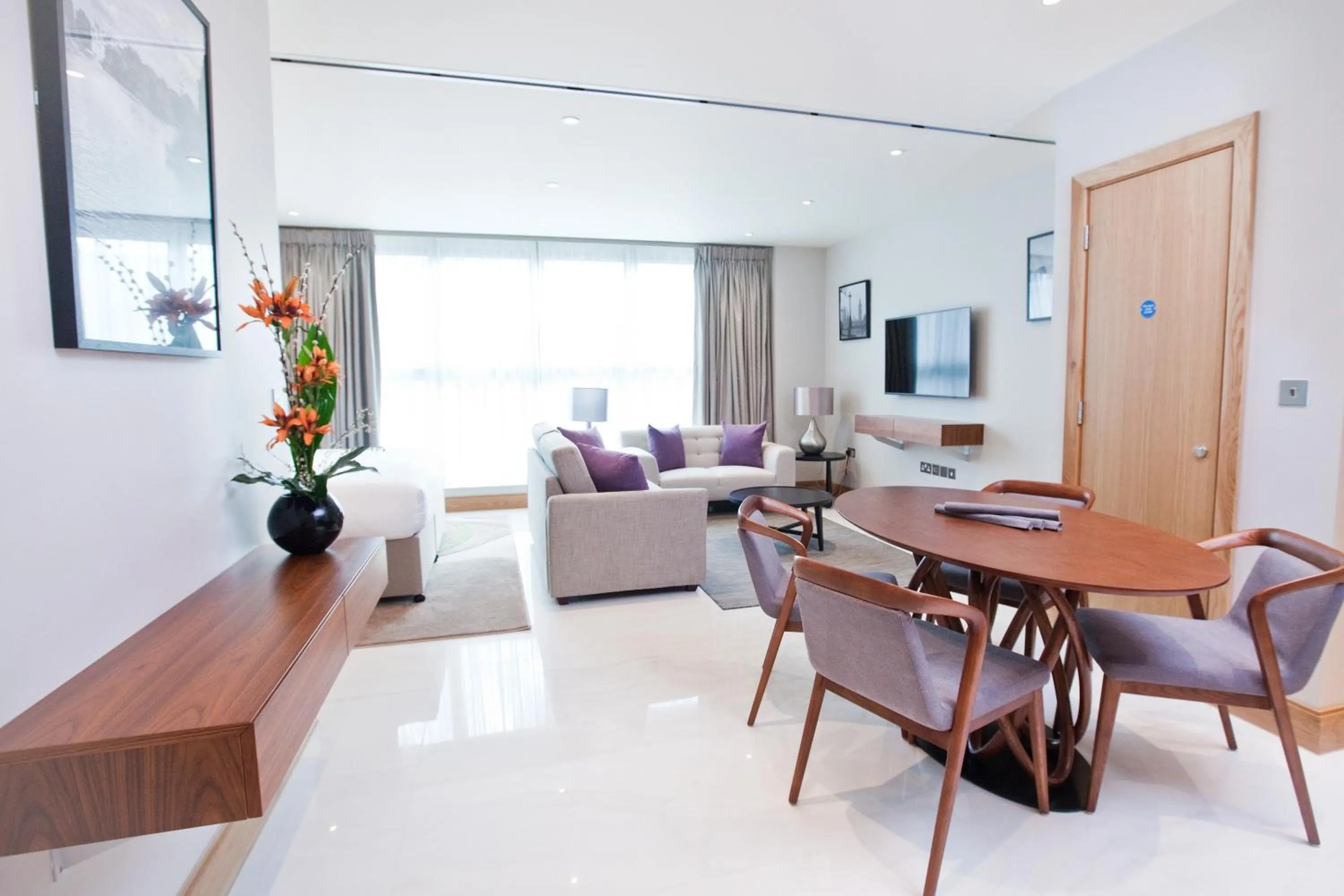 TV and multimedia in Sanctum Belsize Road