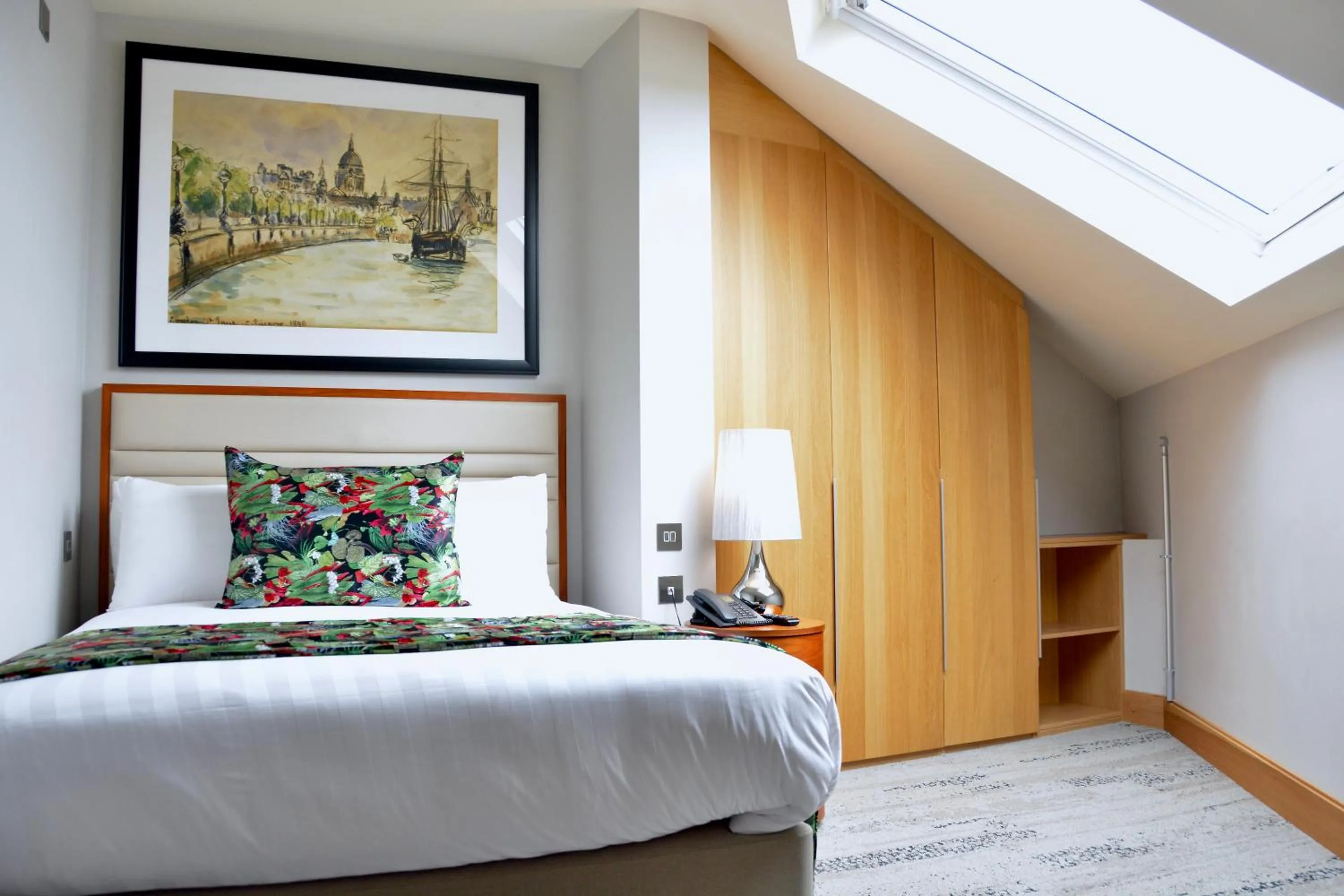 Bed in Sanctum Belsize Road