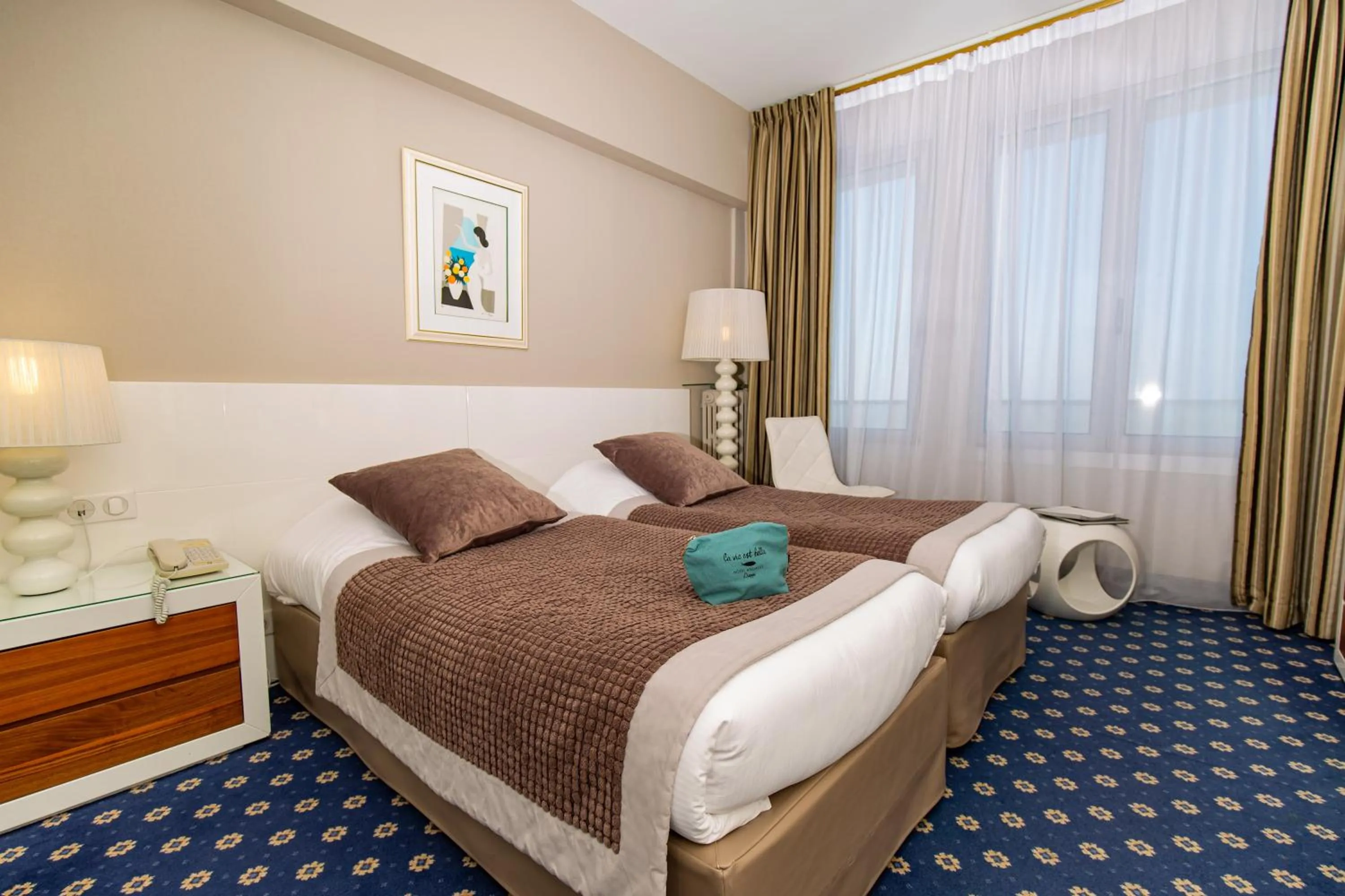 Property building, Bed in Hotel Aguado