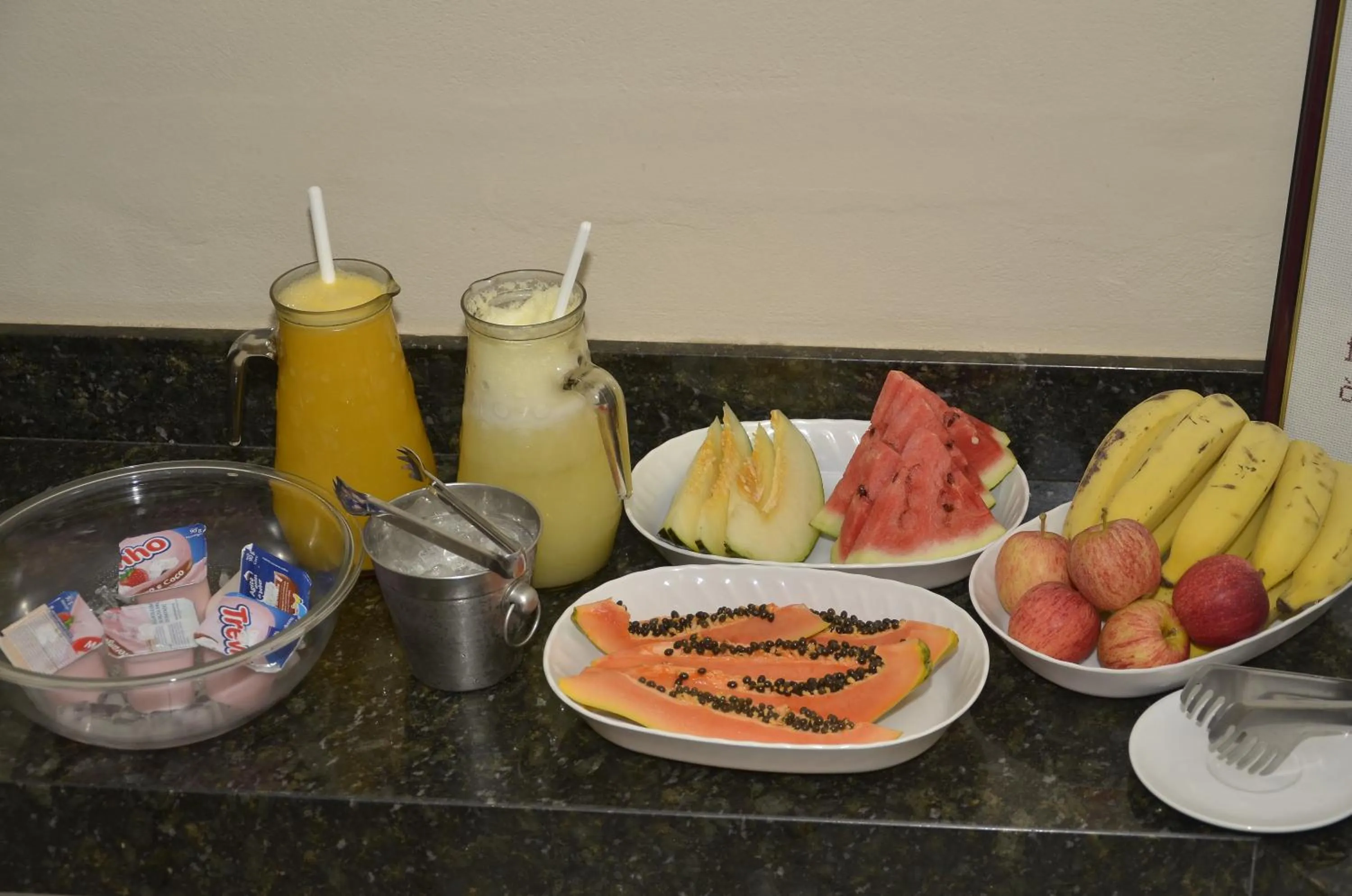 Food and drinks in Hotel Brasil