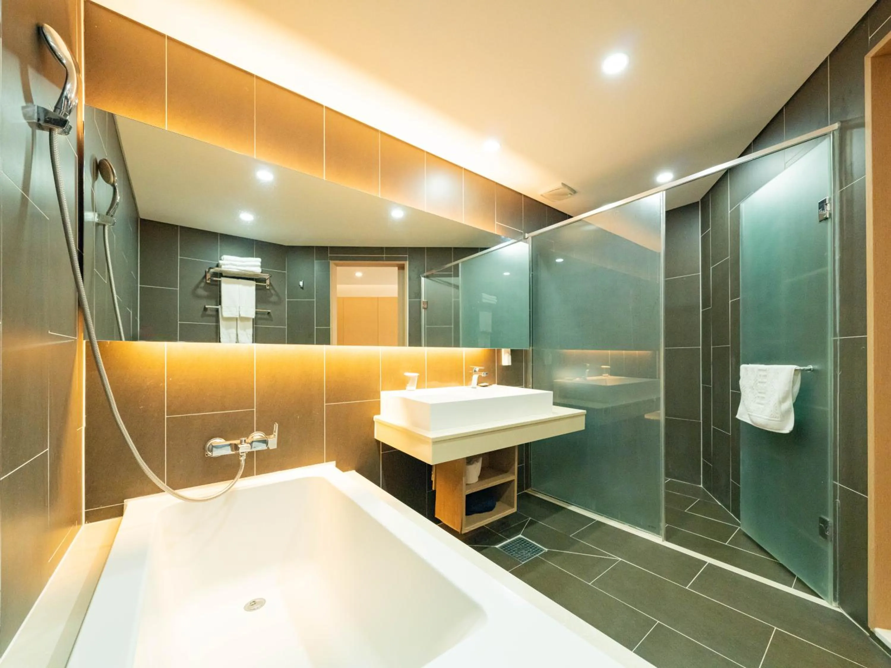 Hotel bridge Seogwipo