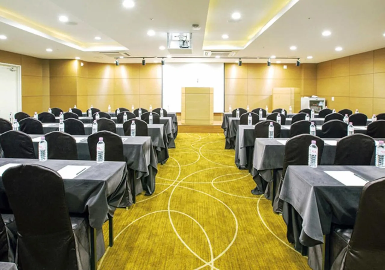 Business facilities in Hotel bridge Seogwipo
