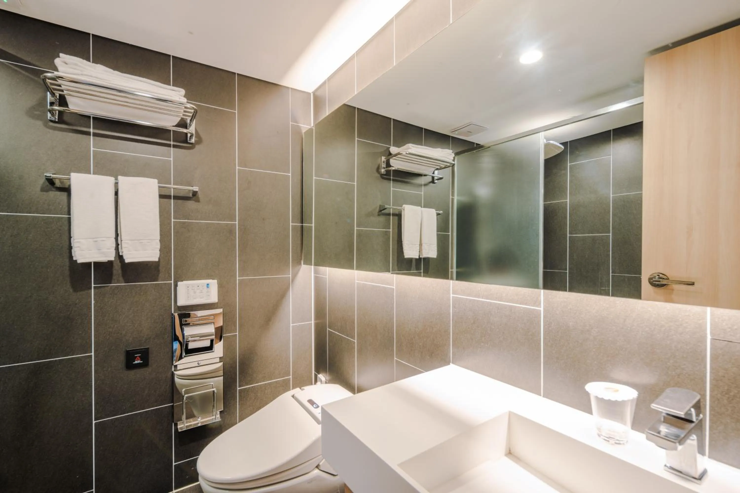 Hotel bridge Seogwipo