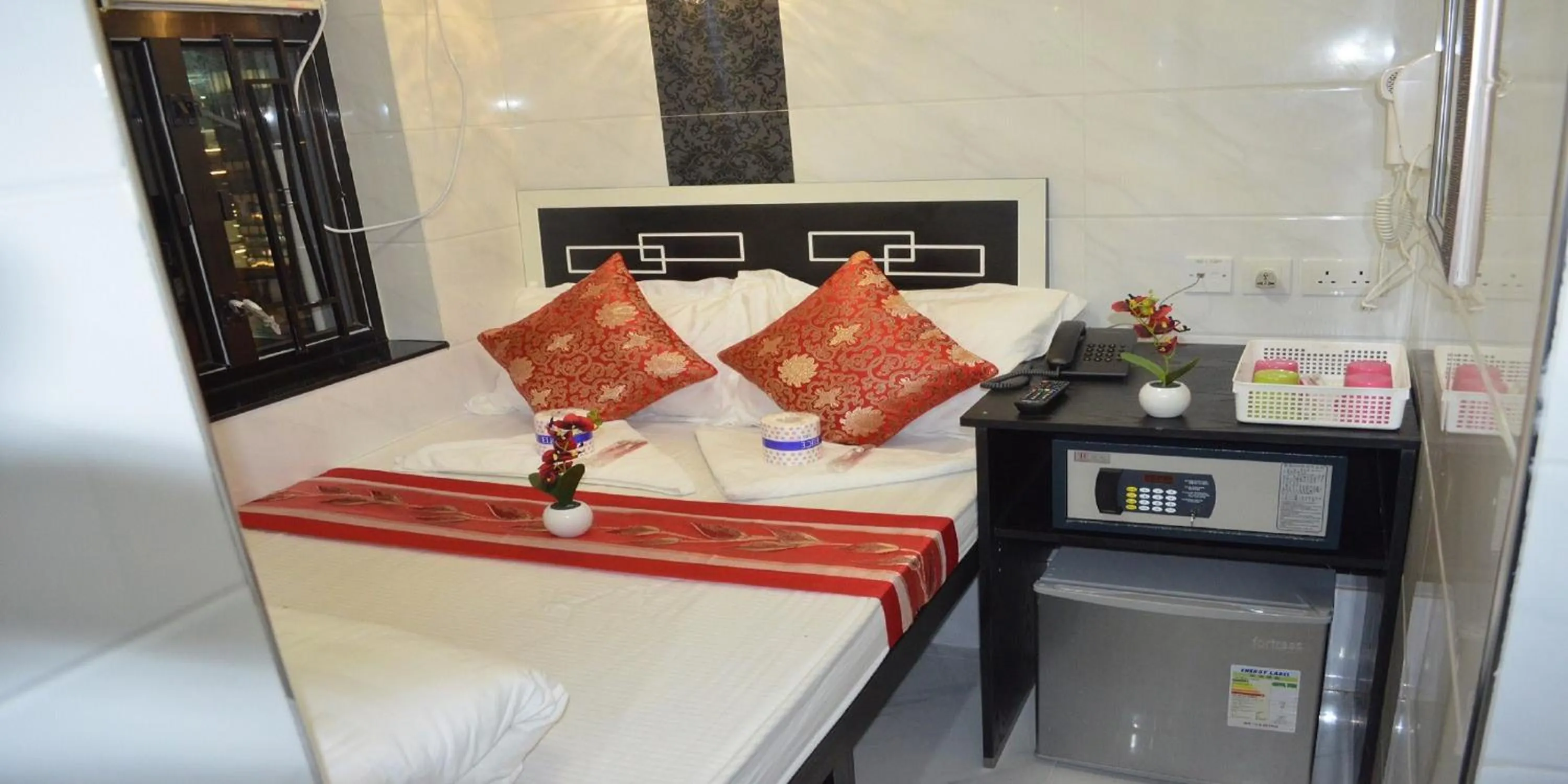 Decorative detail, Bed in Skystar Hostel