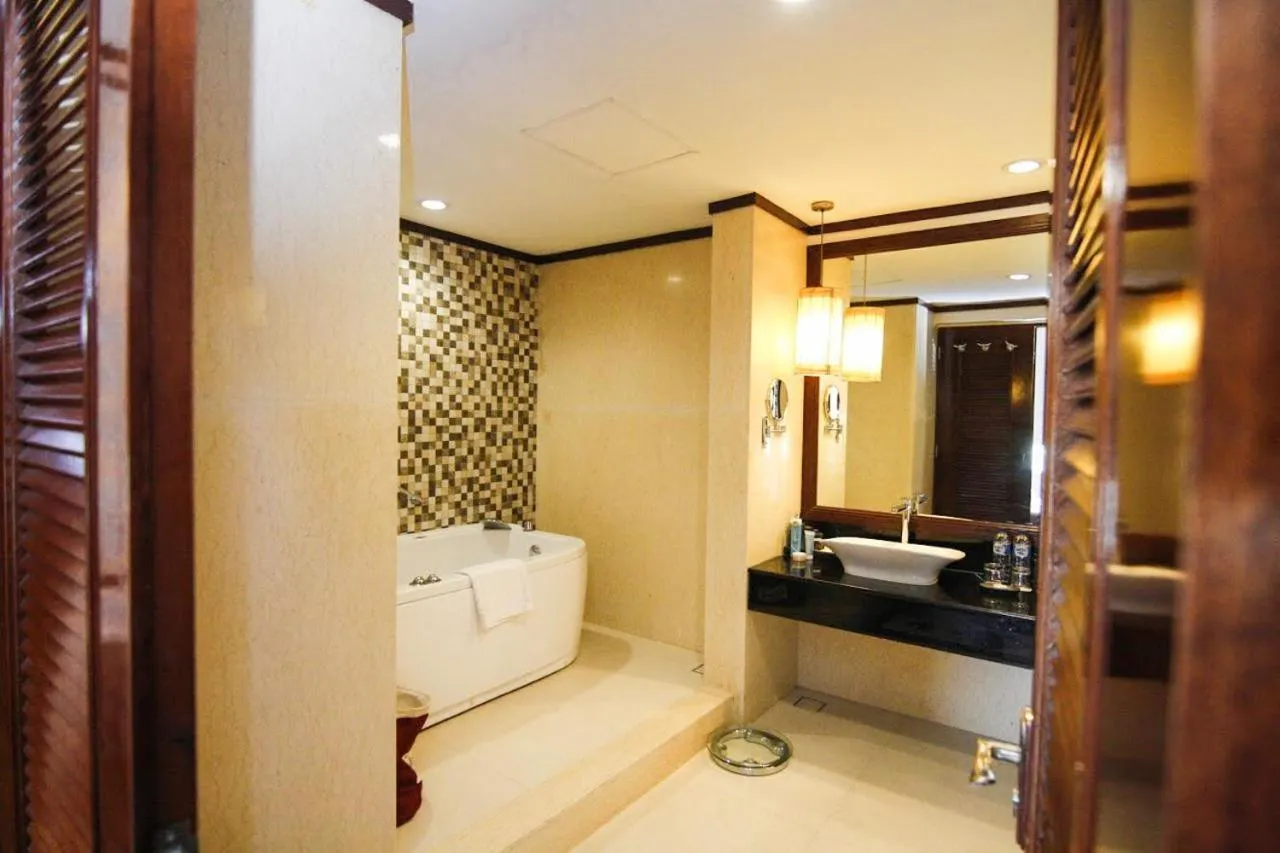 Bathroom in Hermes Palace Hotel Banda Aceh