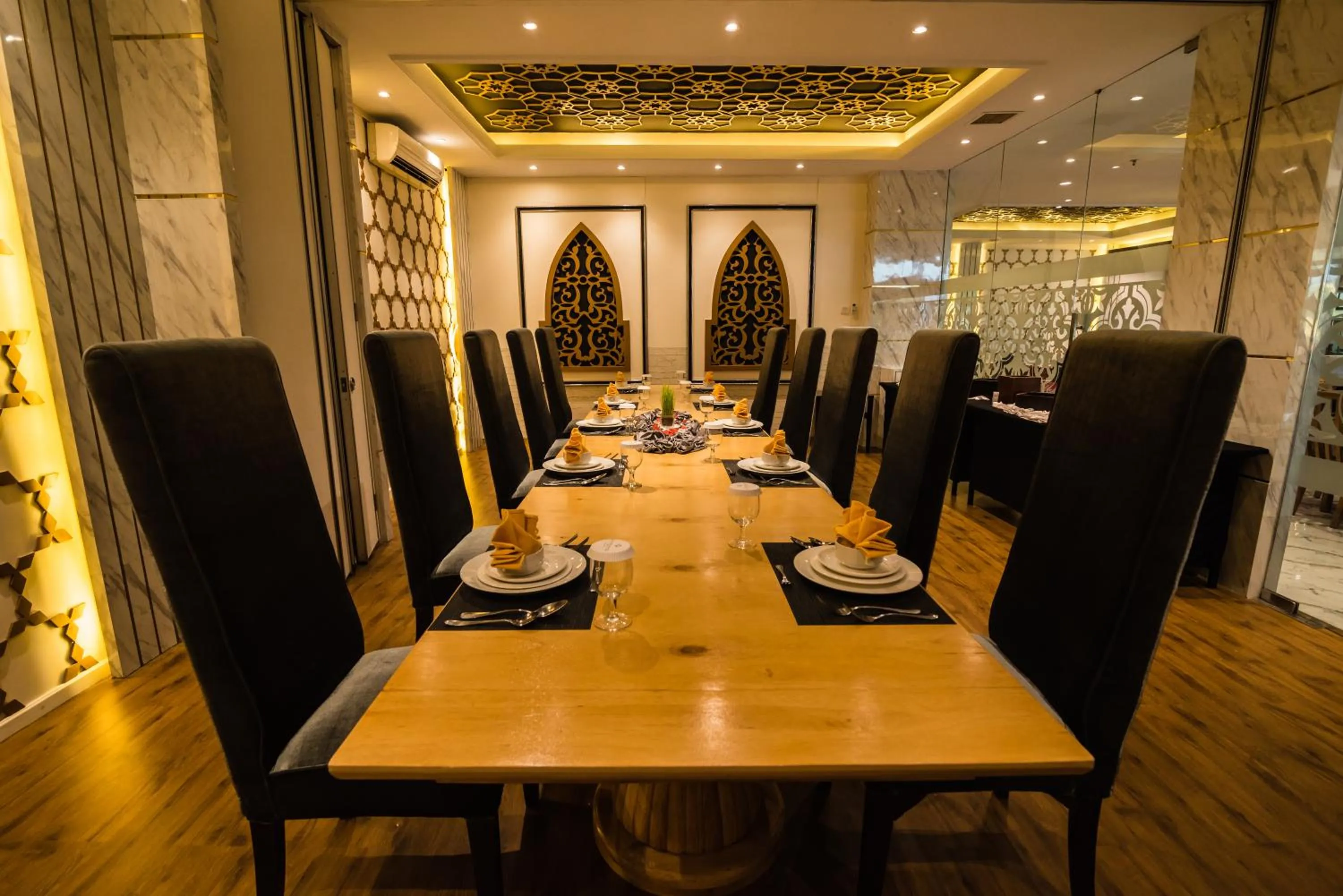 Restaurant/places to eat in Hermes Palace Hotel Banda Aceh