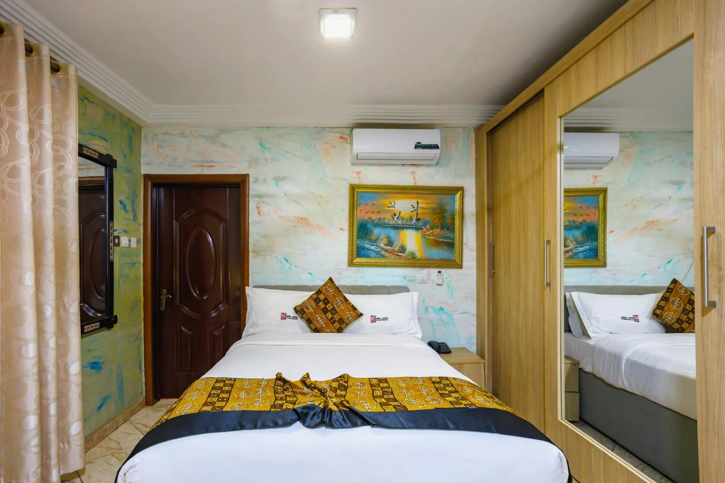 Bed in Bays Lodge, Accra