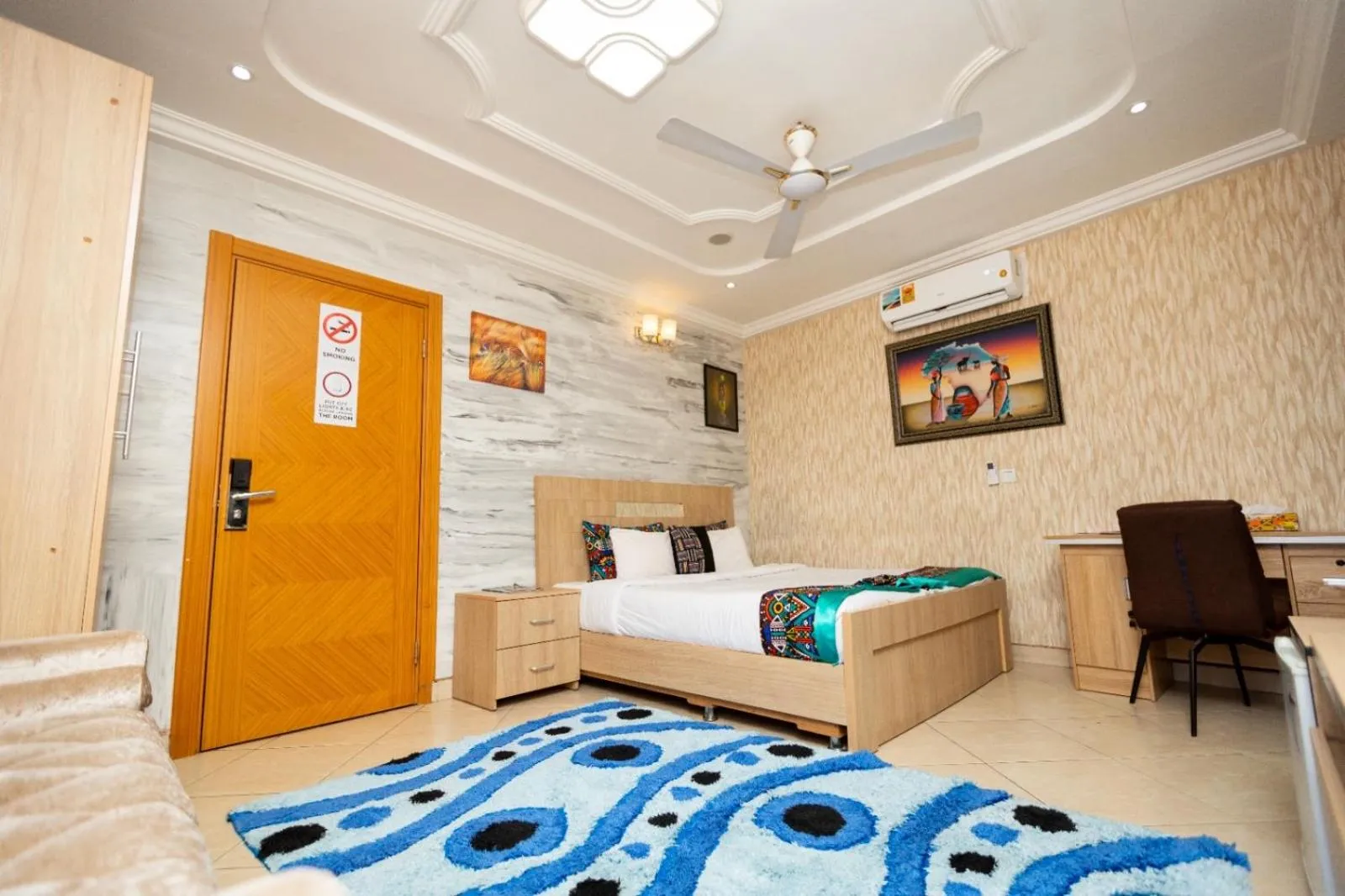 Bed in Bays Lodge, Accra