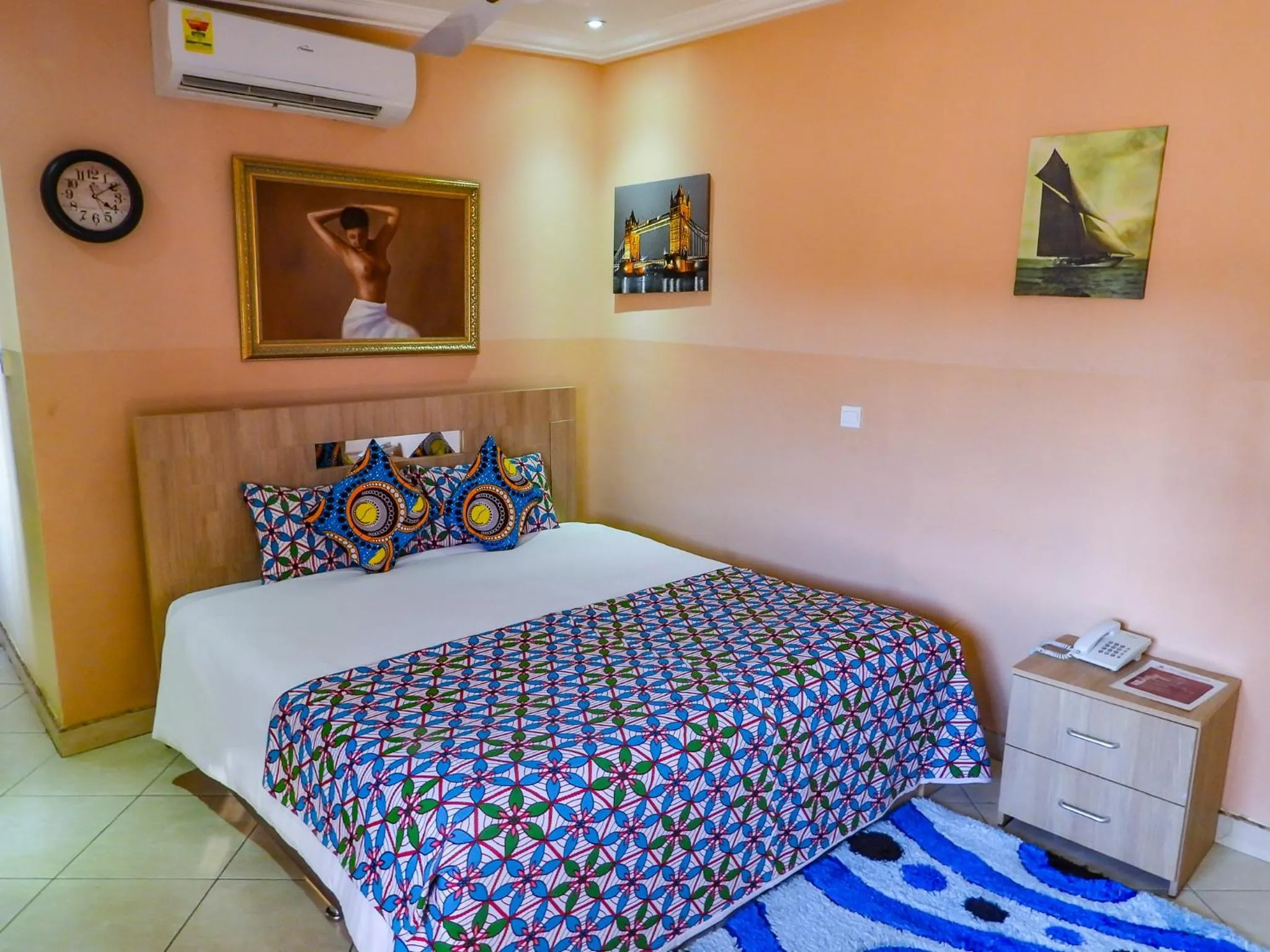Bed in Bays Lodge, Accra