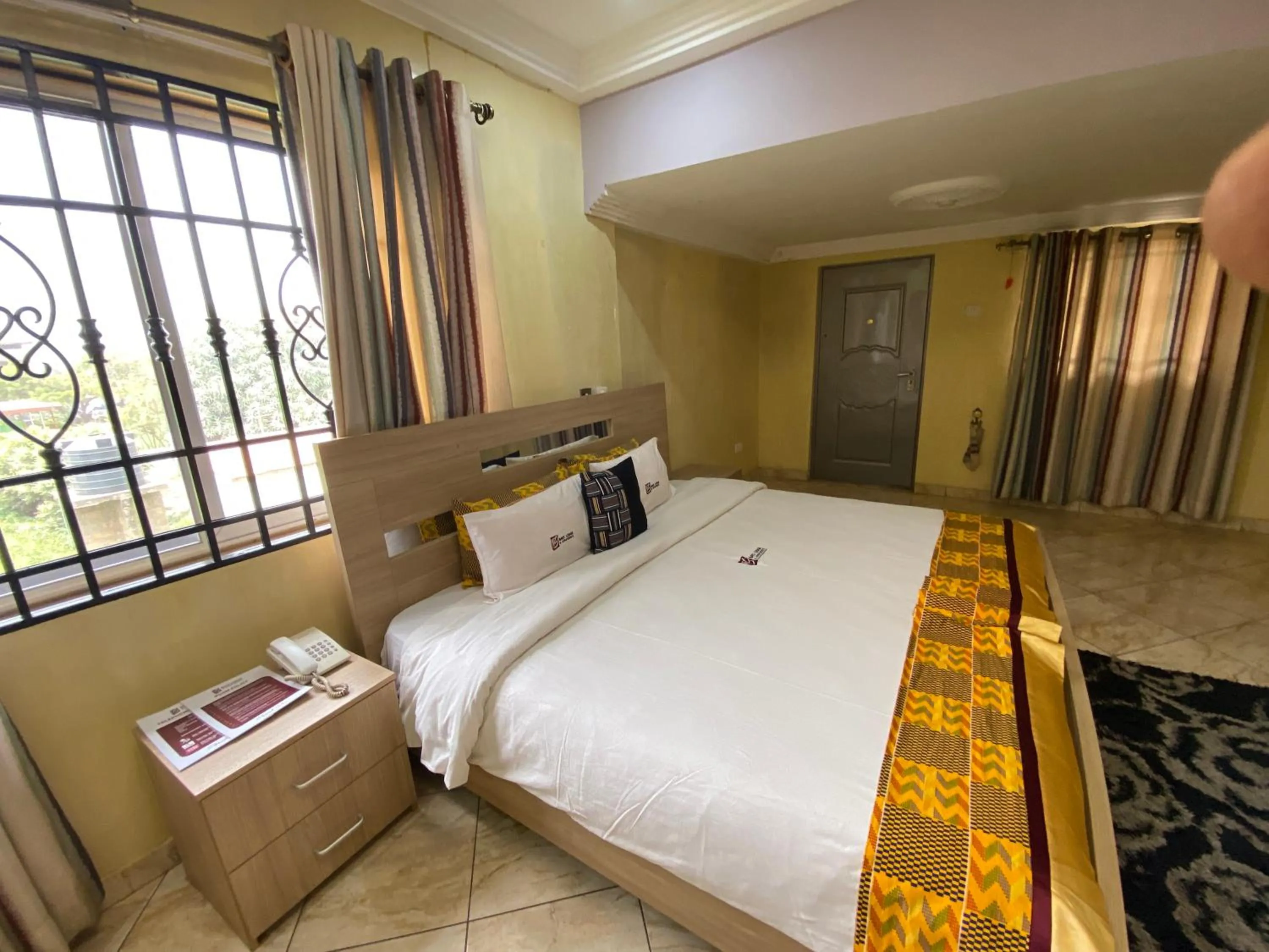 Bedroom, Bed in Bays Lodge, Accra