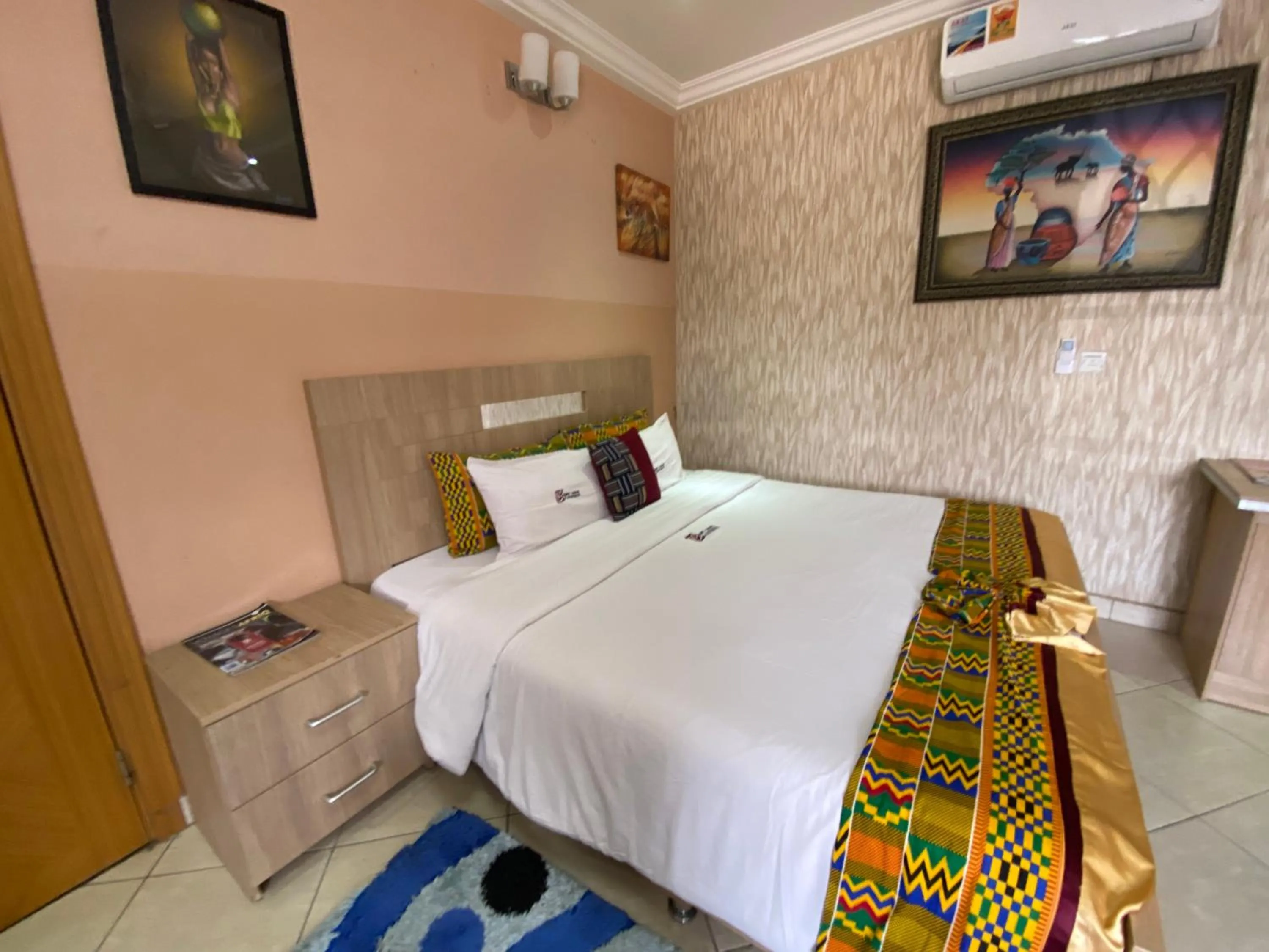 Bedroom, Bed in Bays Lodge, Accra