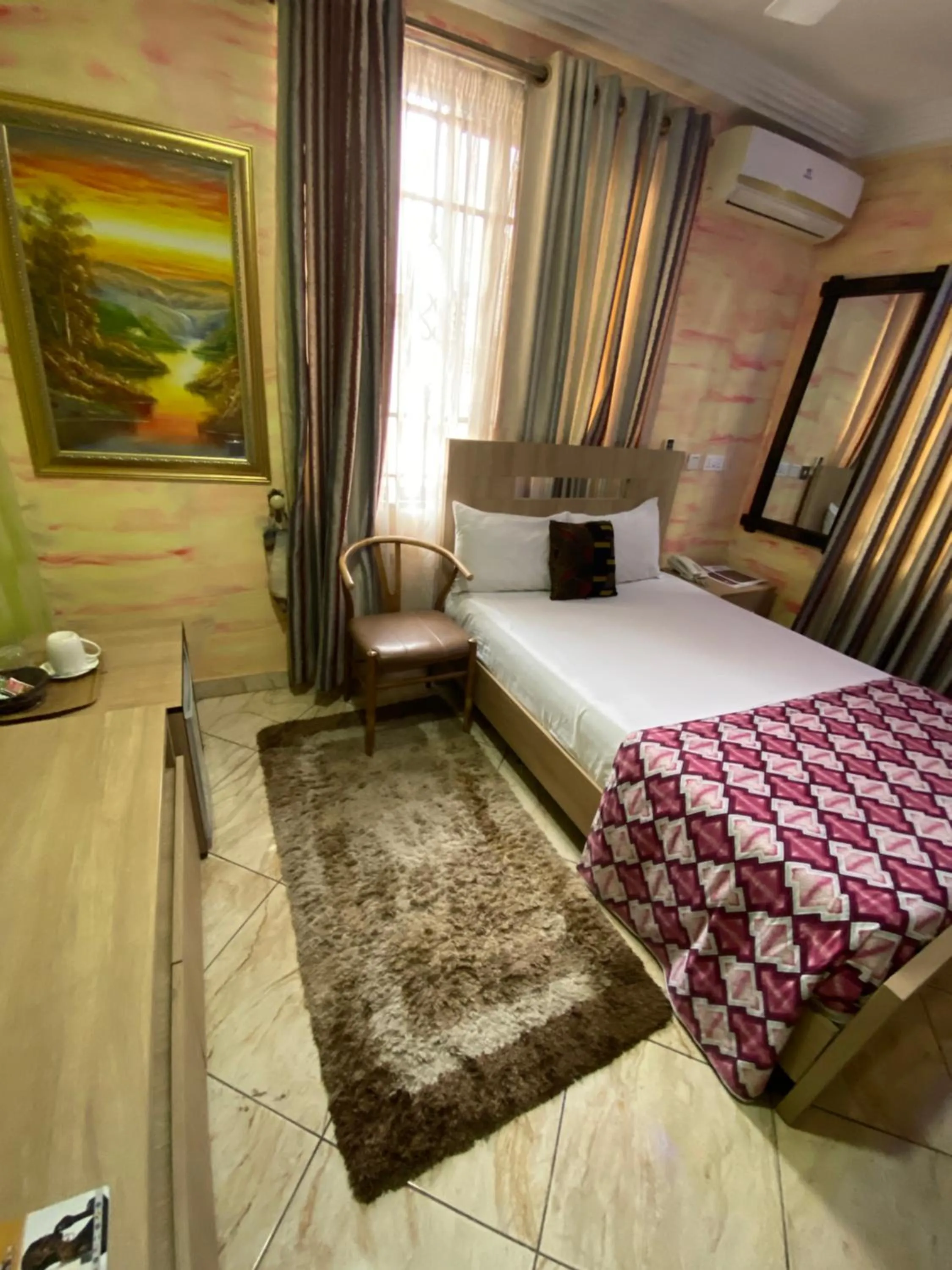 Bed in Bays Lodge, Accra