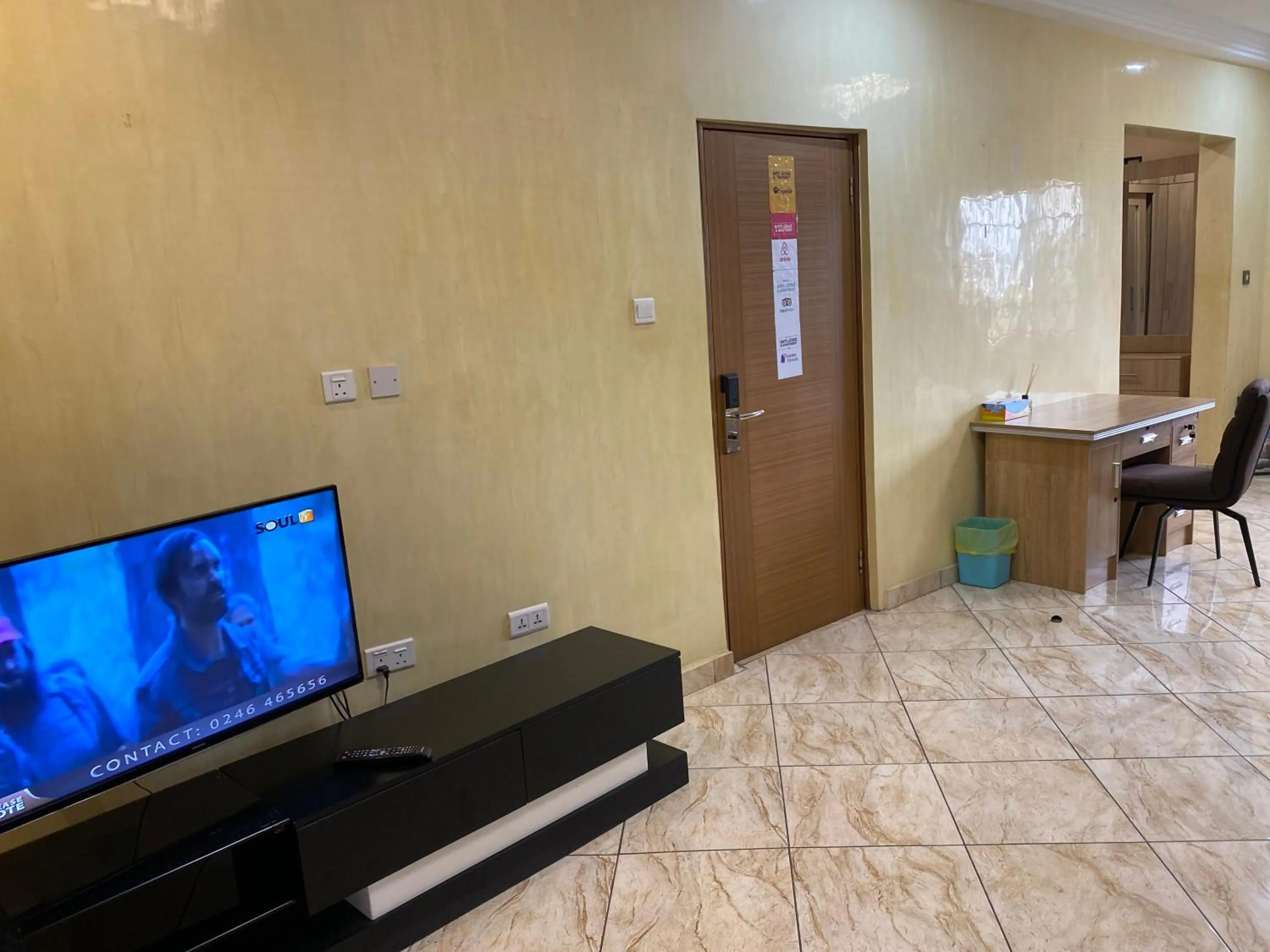 TV and multimedia in Bays Lodge, Accra