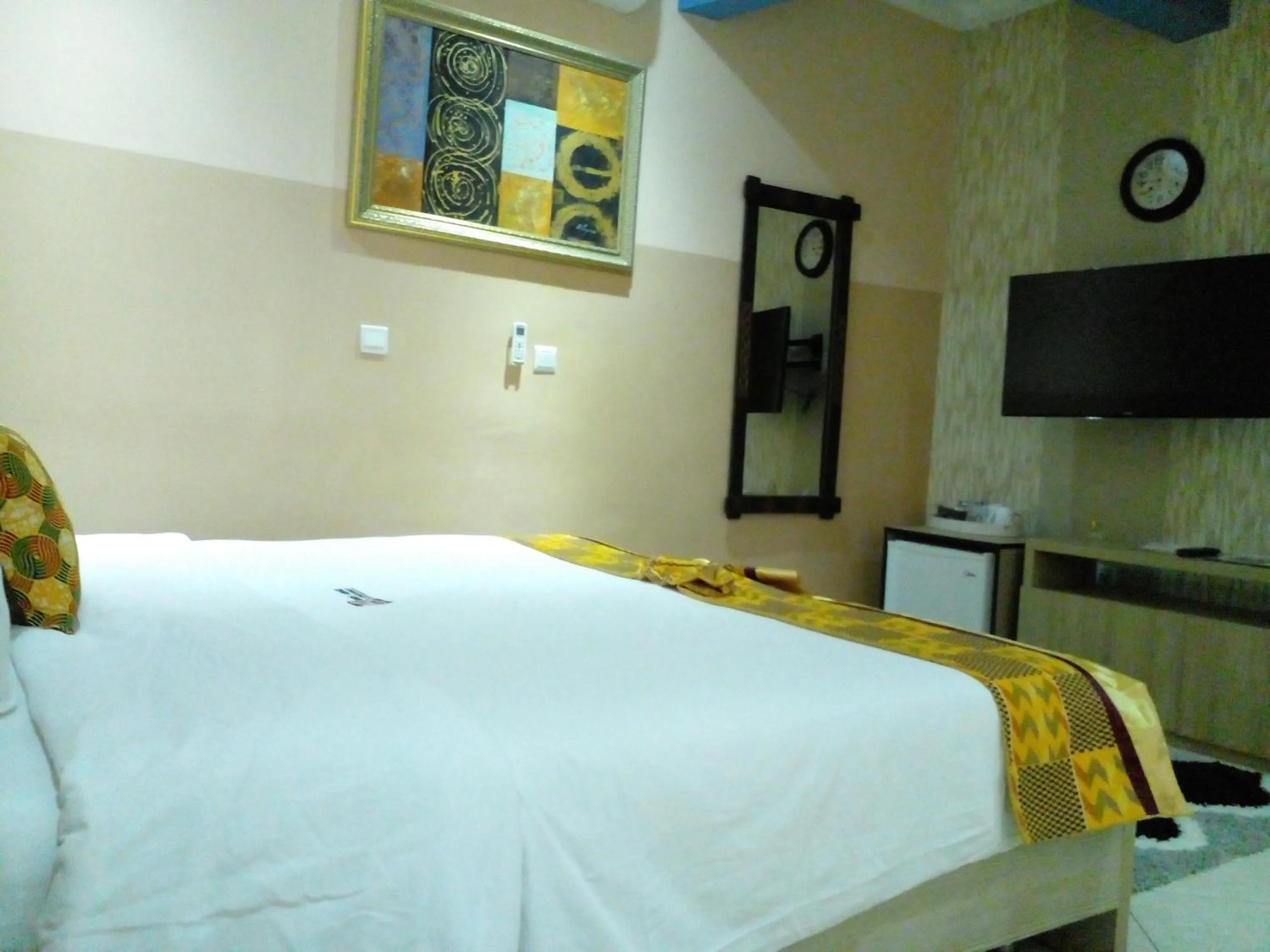 Bed in Bays Lodge, Accra