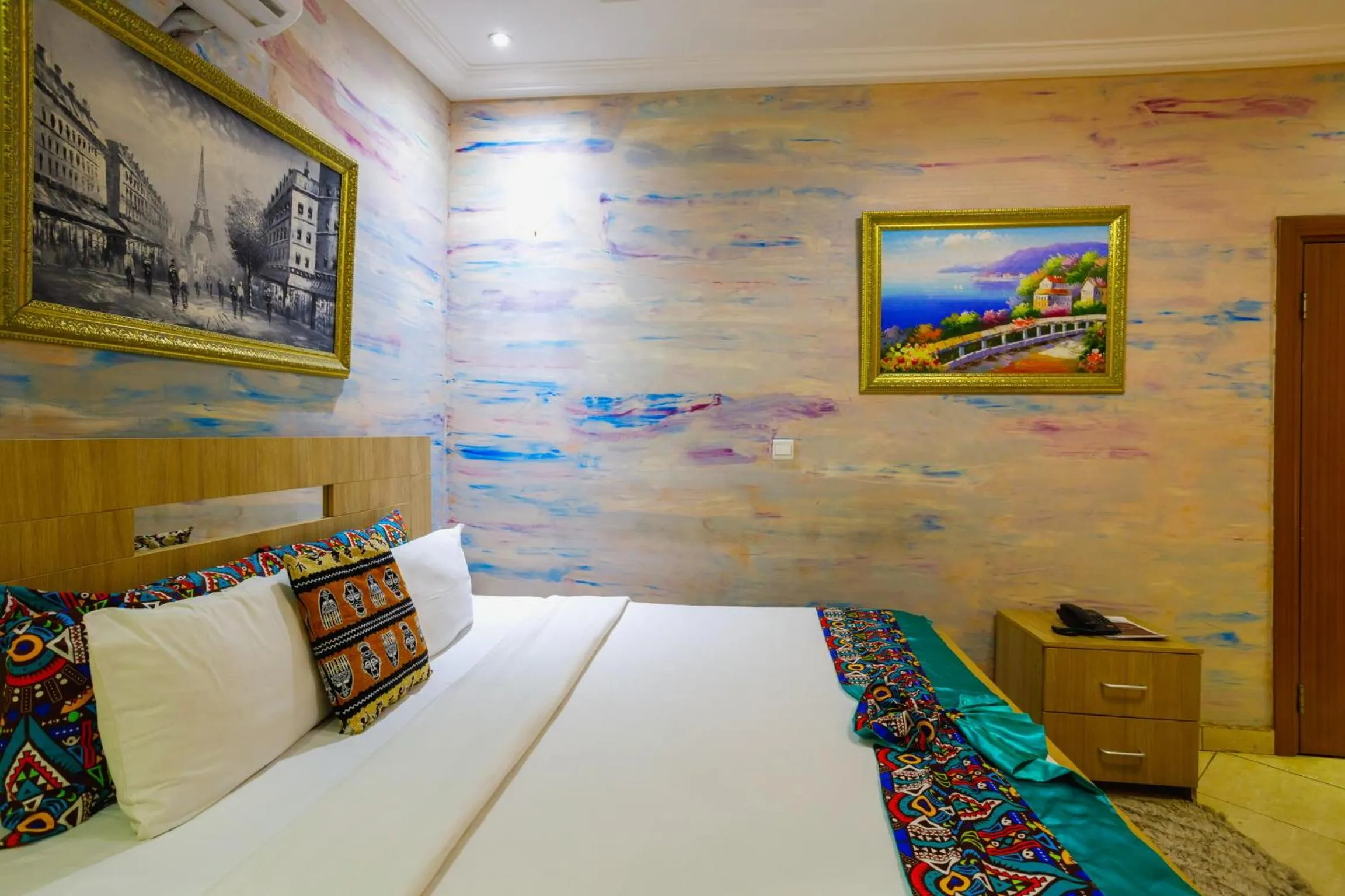 Bed in Bays Lodge, Accra