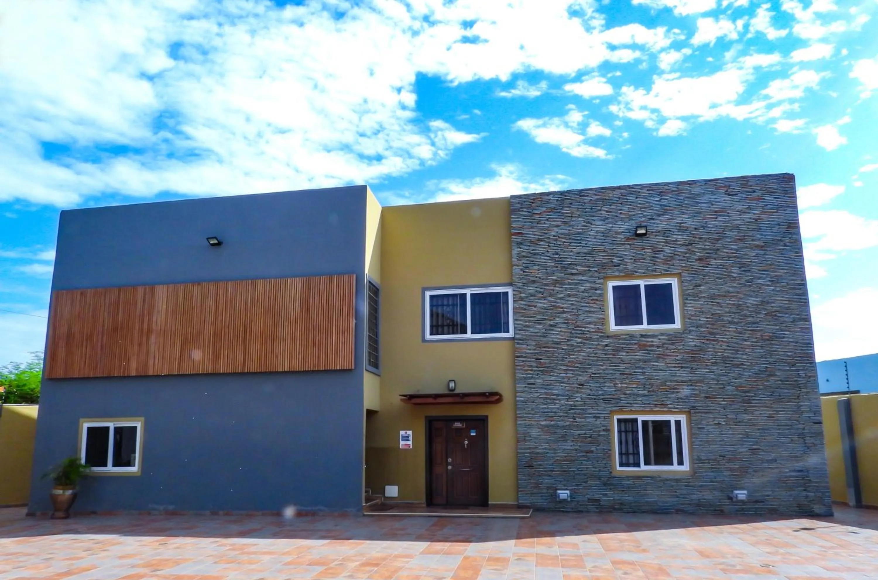 Property building in Bays Lodge, Accra