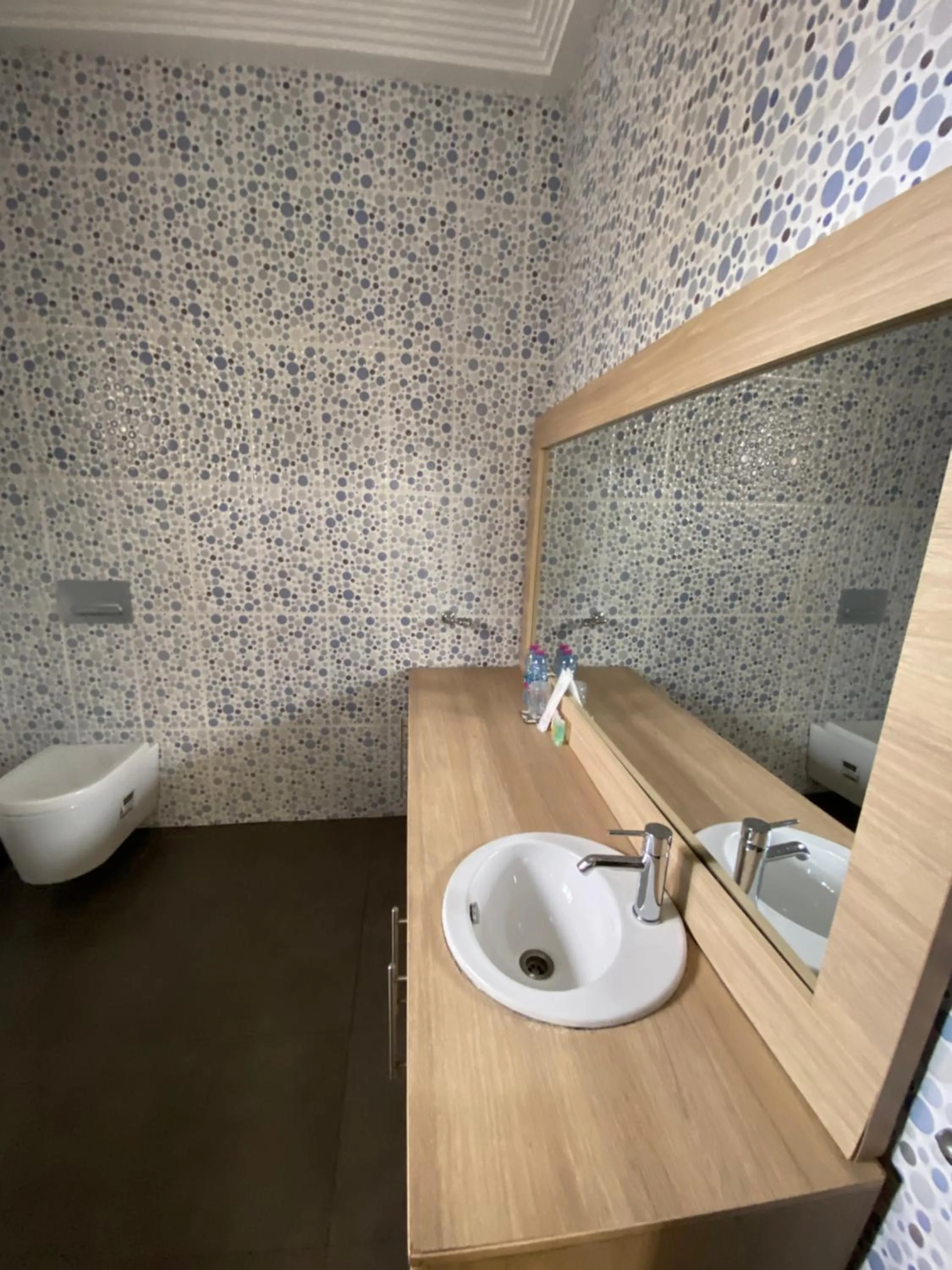 Bathroom in Bays Lodge, Accra