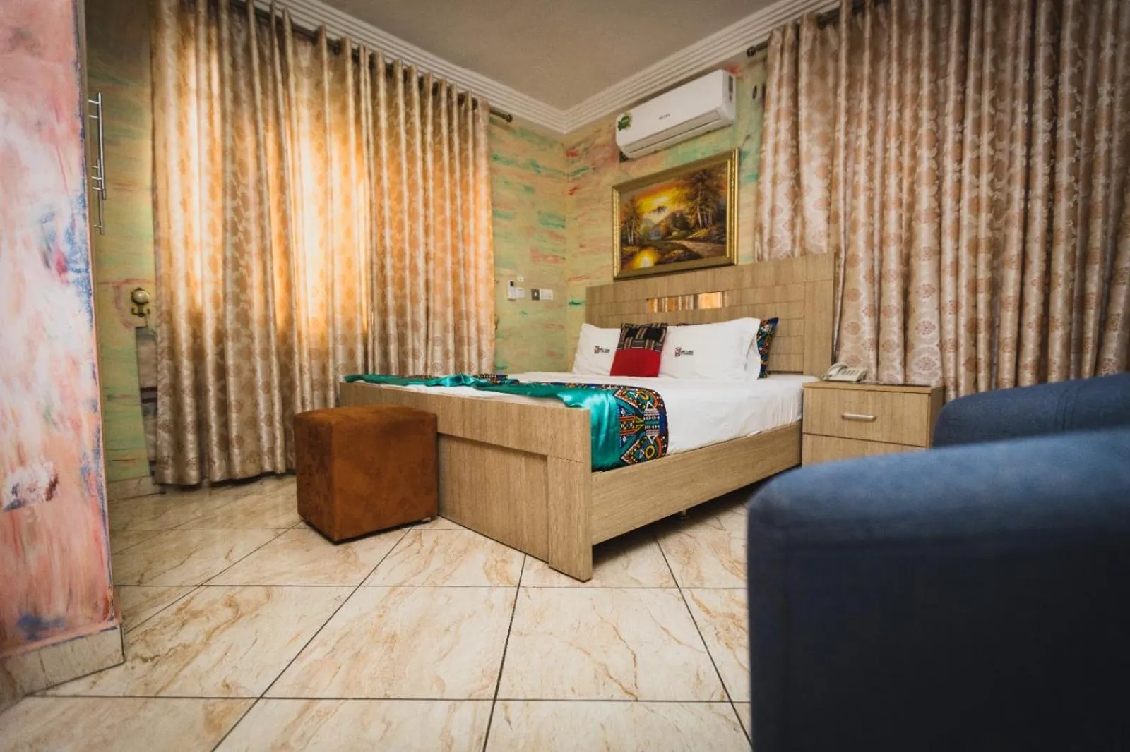 Bed in Bays Lodge, Accra