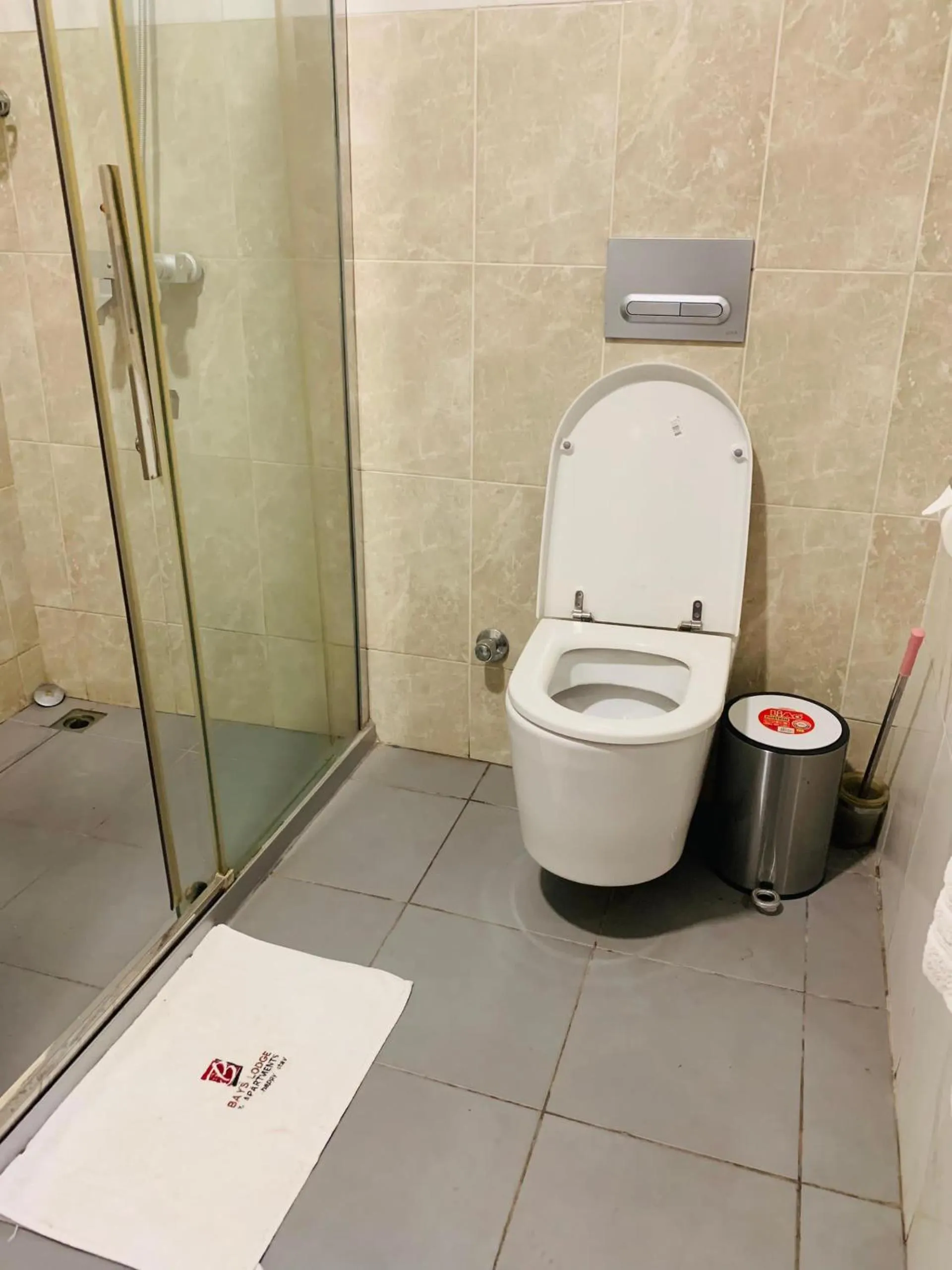 Shower in Bays Lodge, Accra